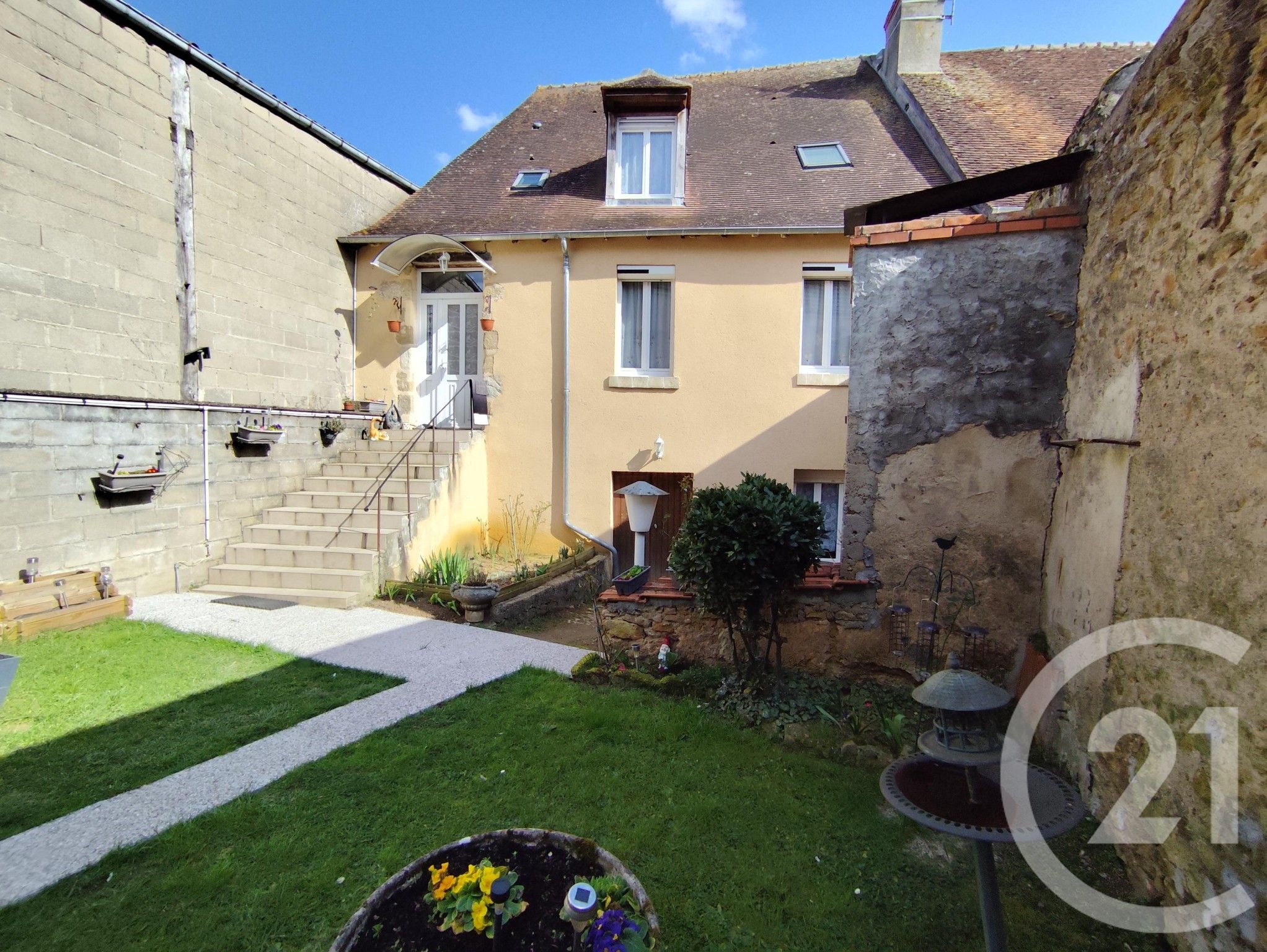 Maison 144m² — La Châtre