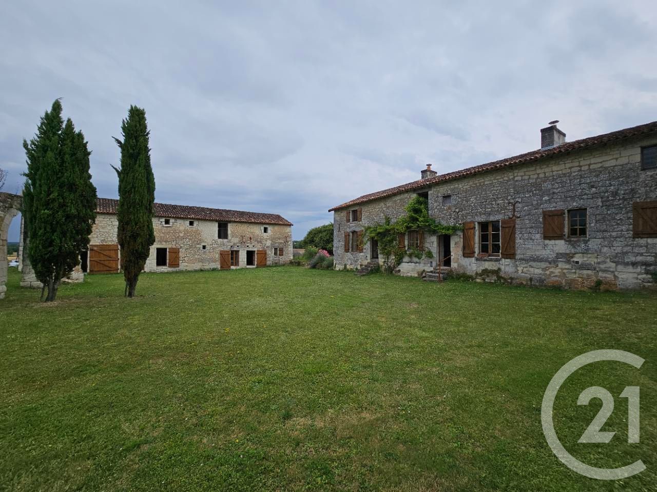 Maison 501m² — Saint-Gervais-les-Trois-Clochers