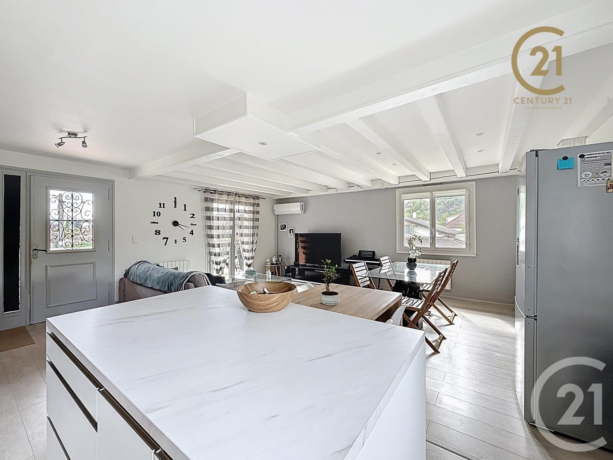 Maison 169m² — Montagny