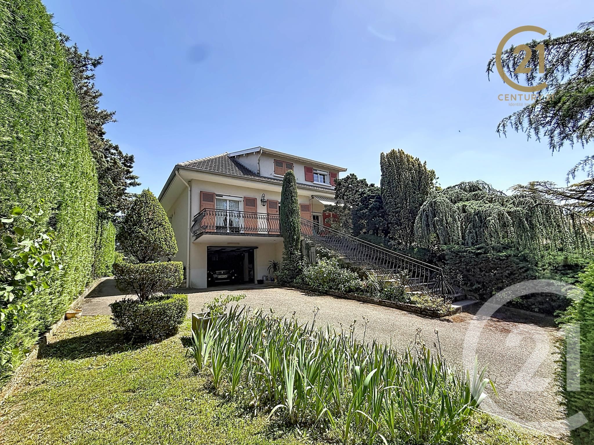 Maison 213m² — Vourles