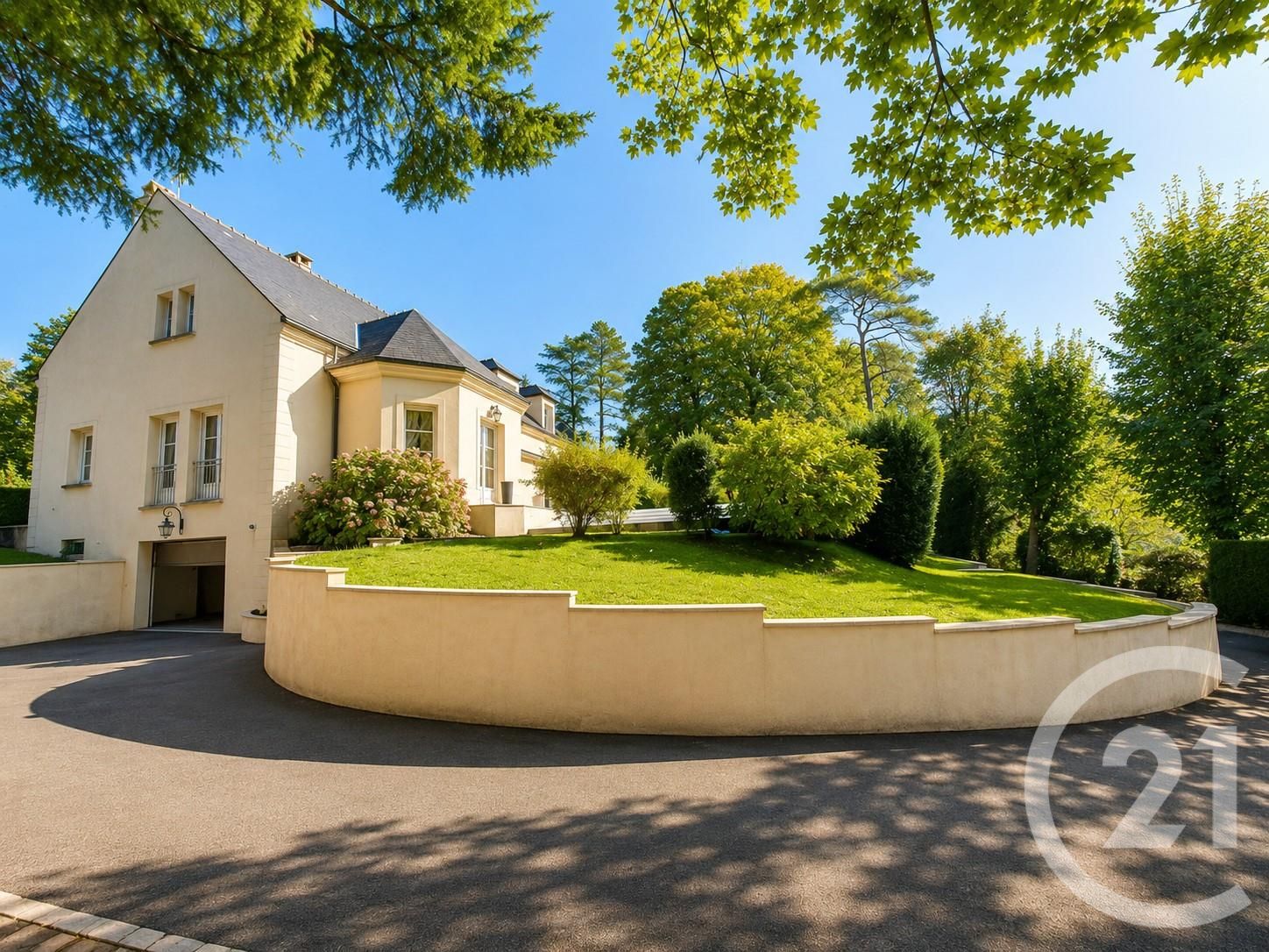 Maison 259m² — Nesles-la-Vallée