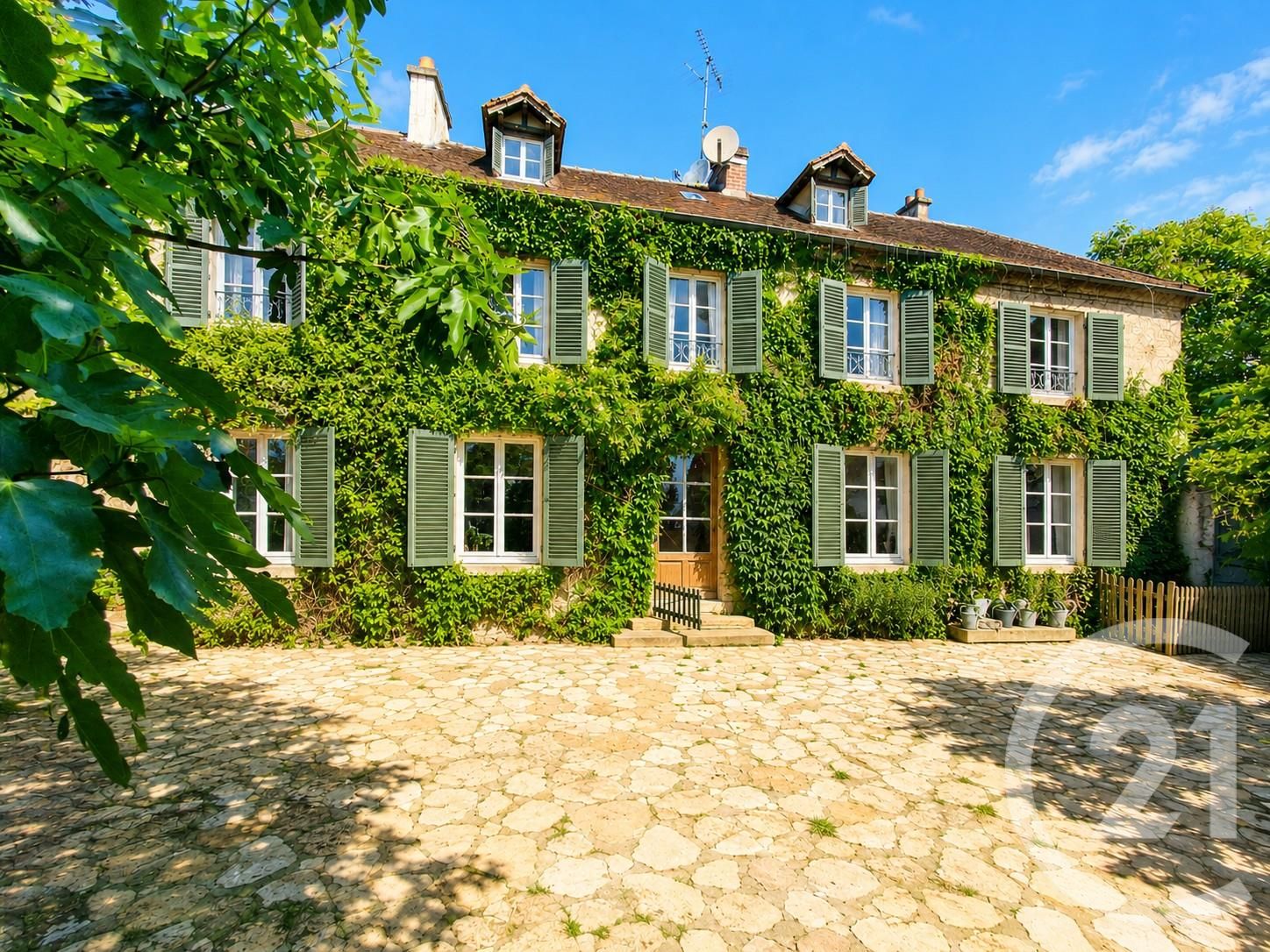 Maison 201m² — Valmondois