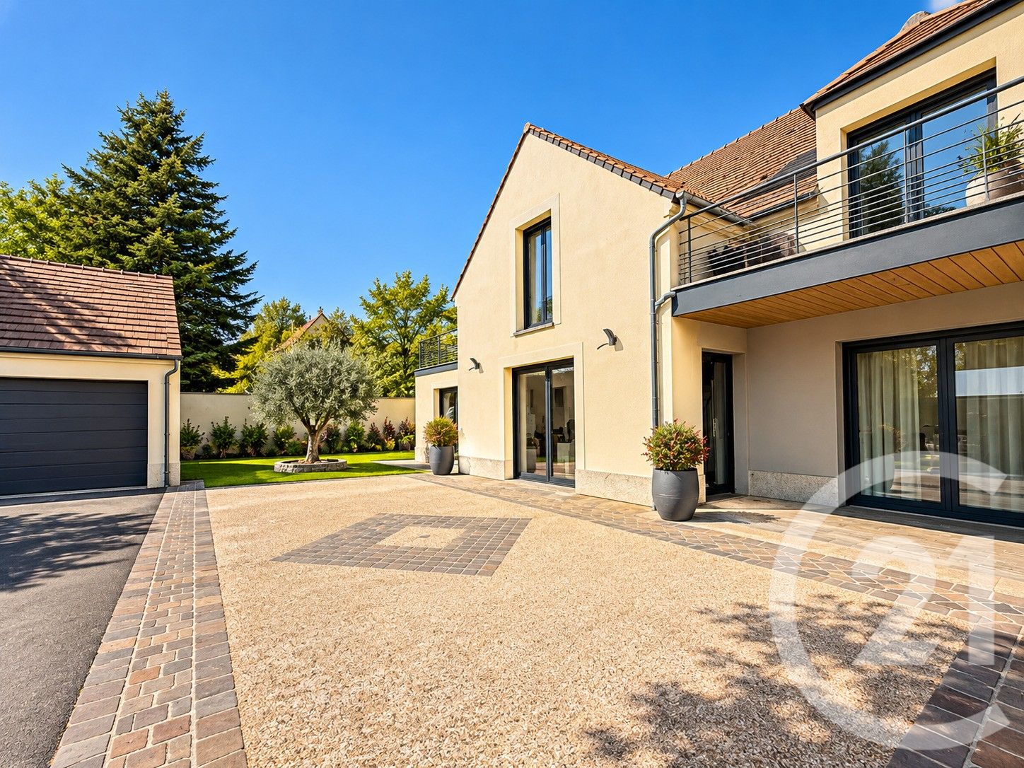 Maison 224m² — Champagne-sur-Oise