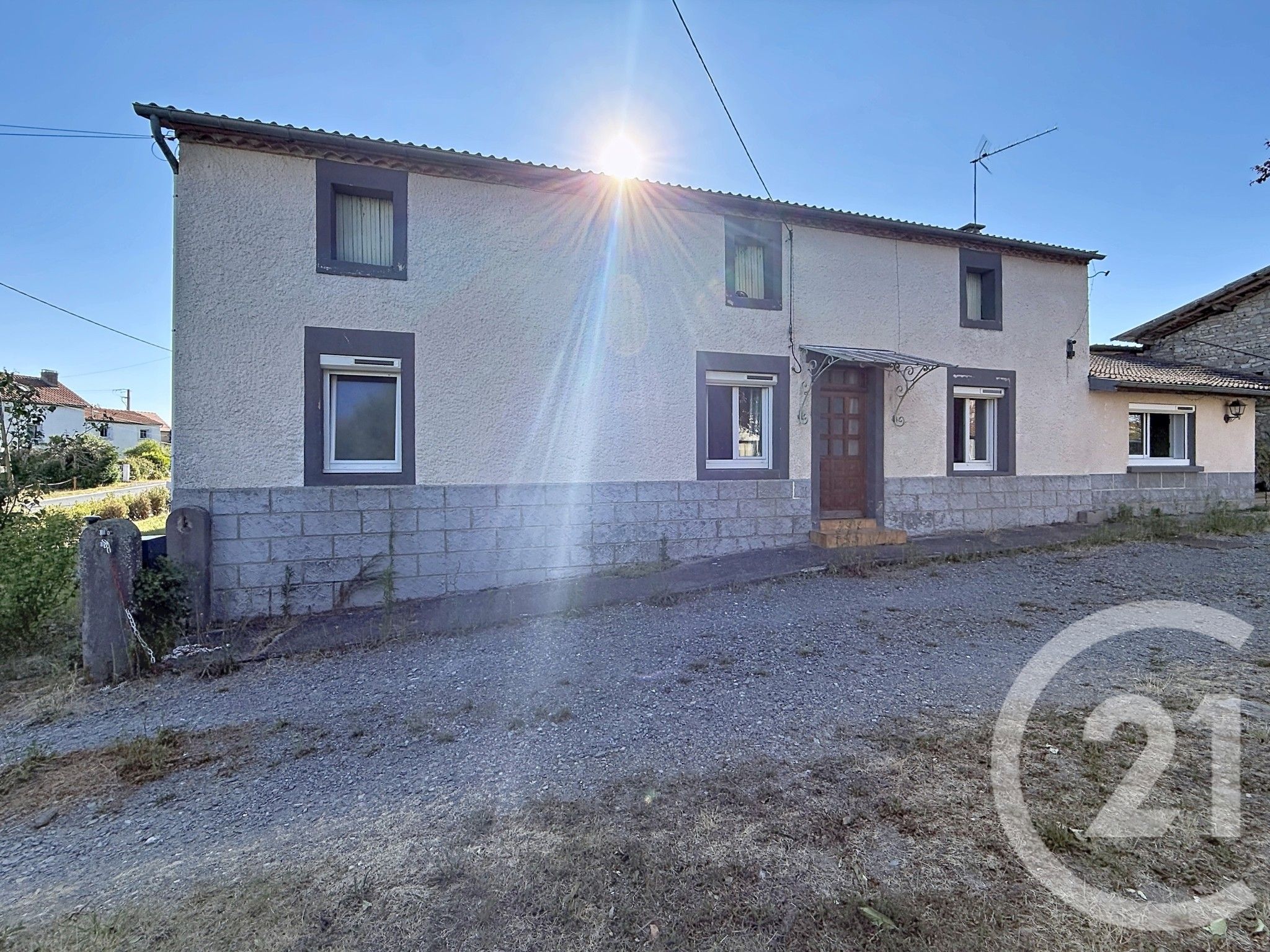 Maison 102m² — Saint-Clément-de-Régnat