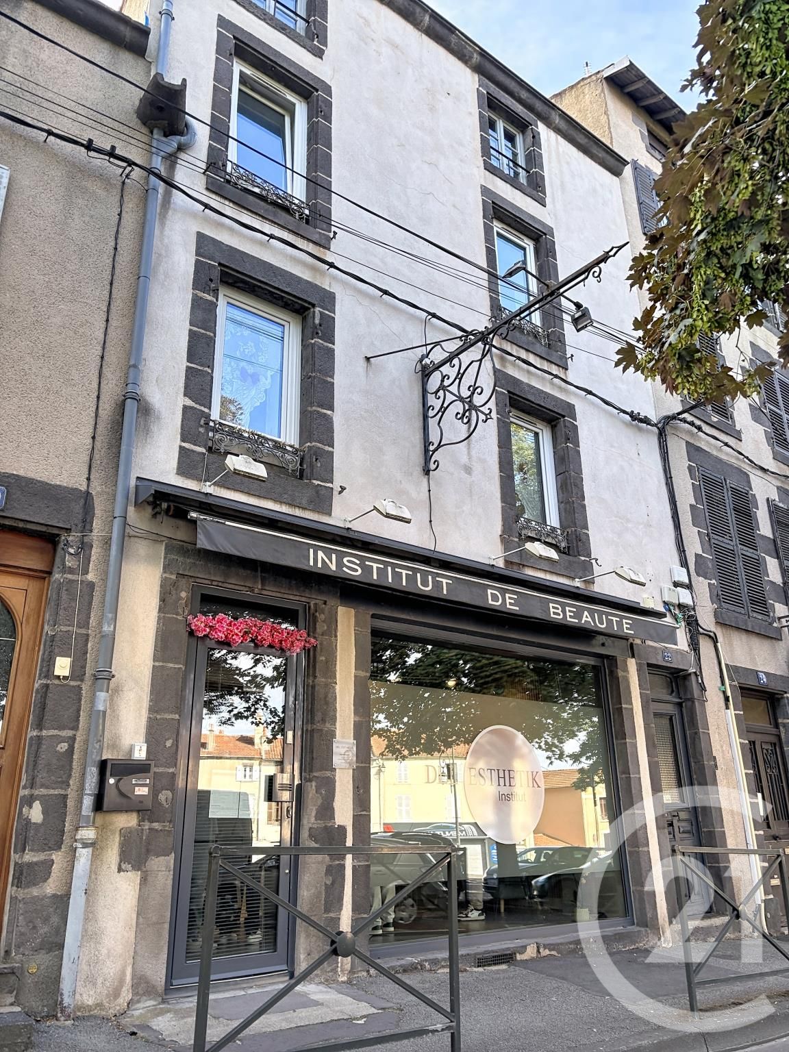 Immeuble 135m² — Riom