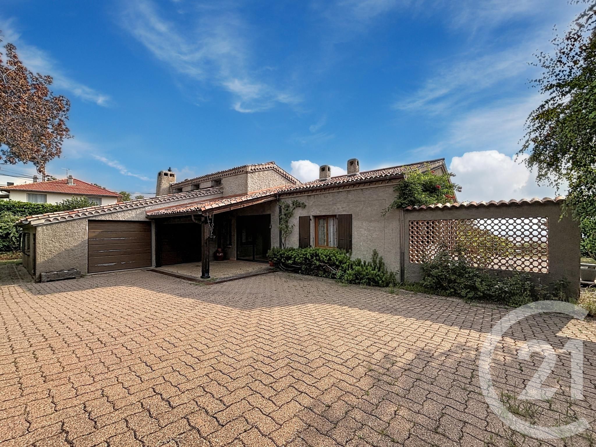 Maison 186m² — Châteaugay
