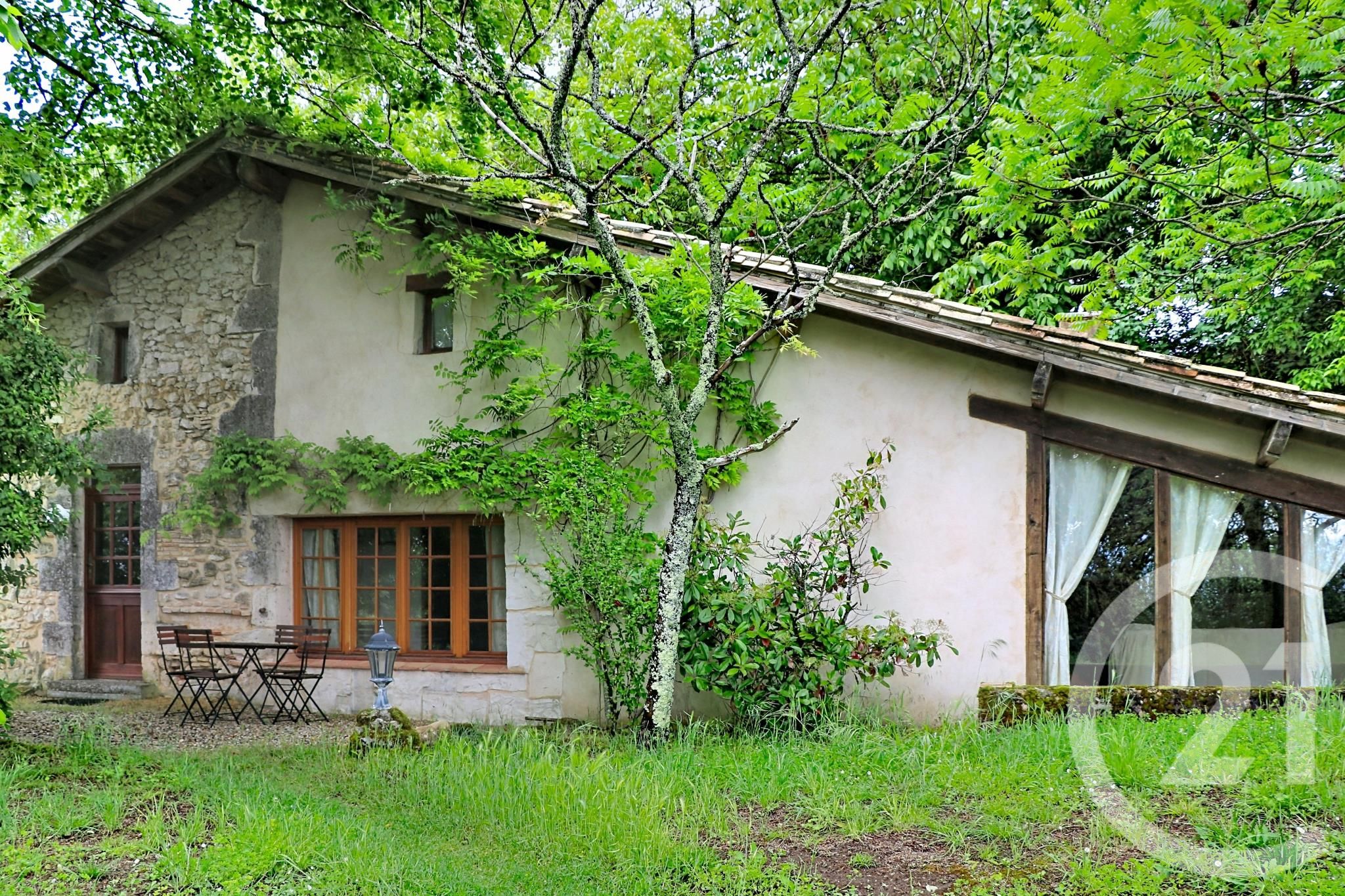 Maison 329m² — Montpon-Ménestérol