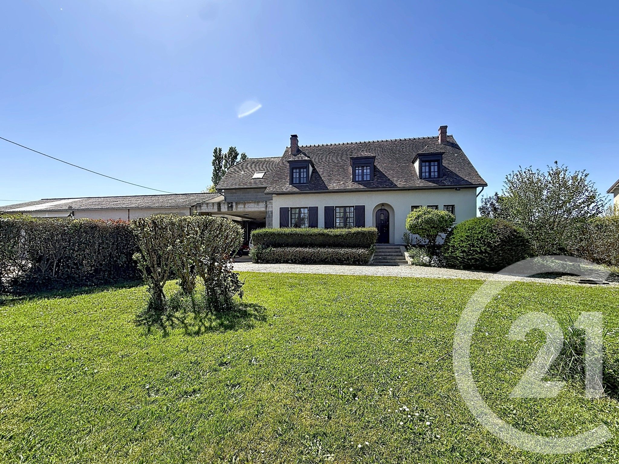 Maison 180m² — Saulcet