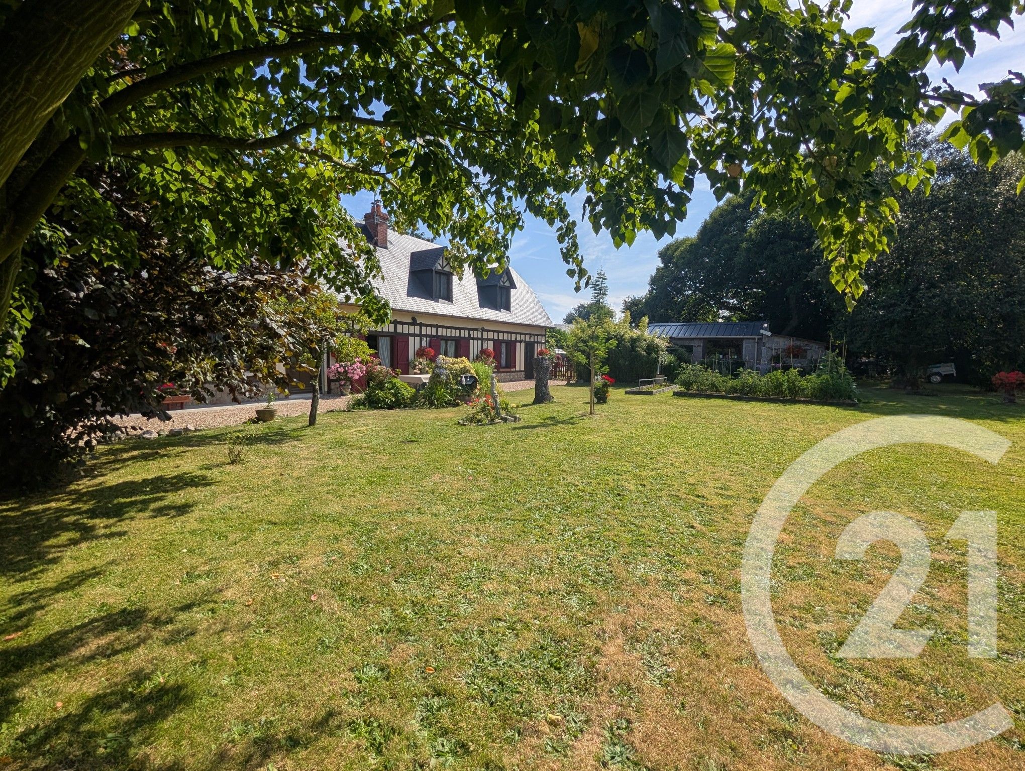 Maison 226m² — Néville