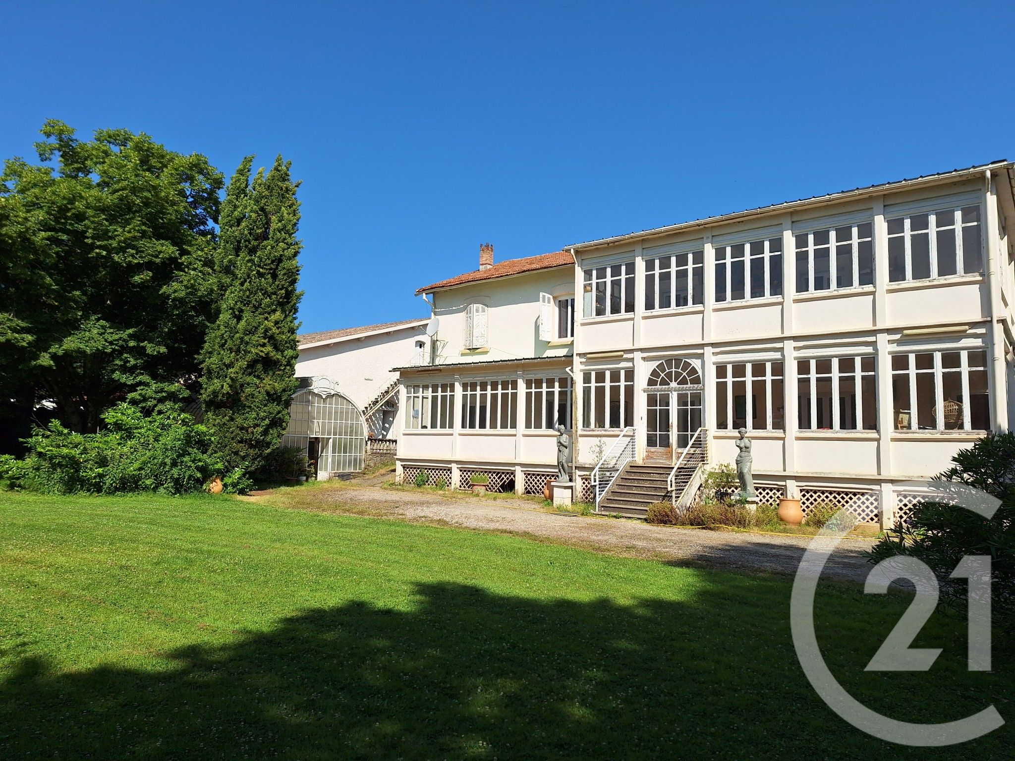 Maison 447m² — Laroque-d'Olmes