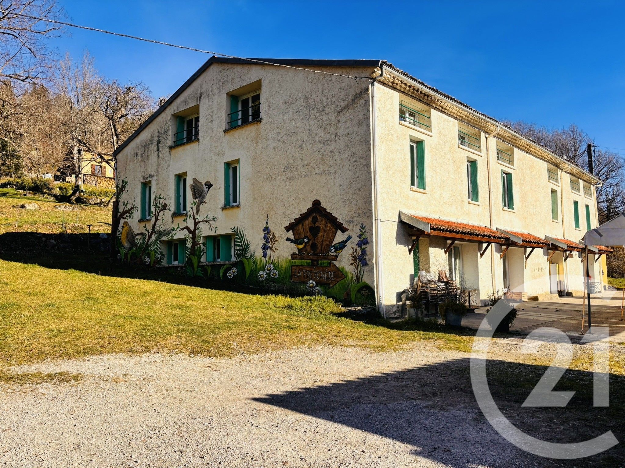 Maison 800m² — Montferrier