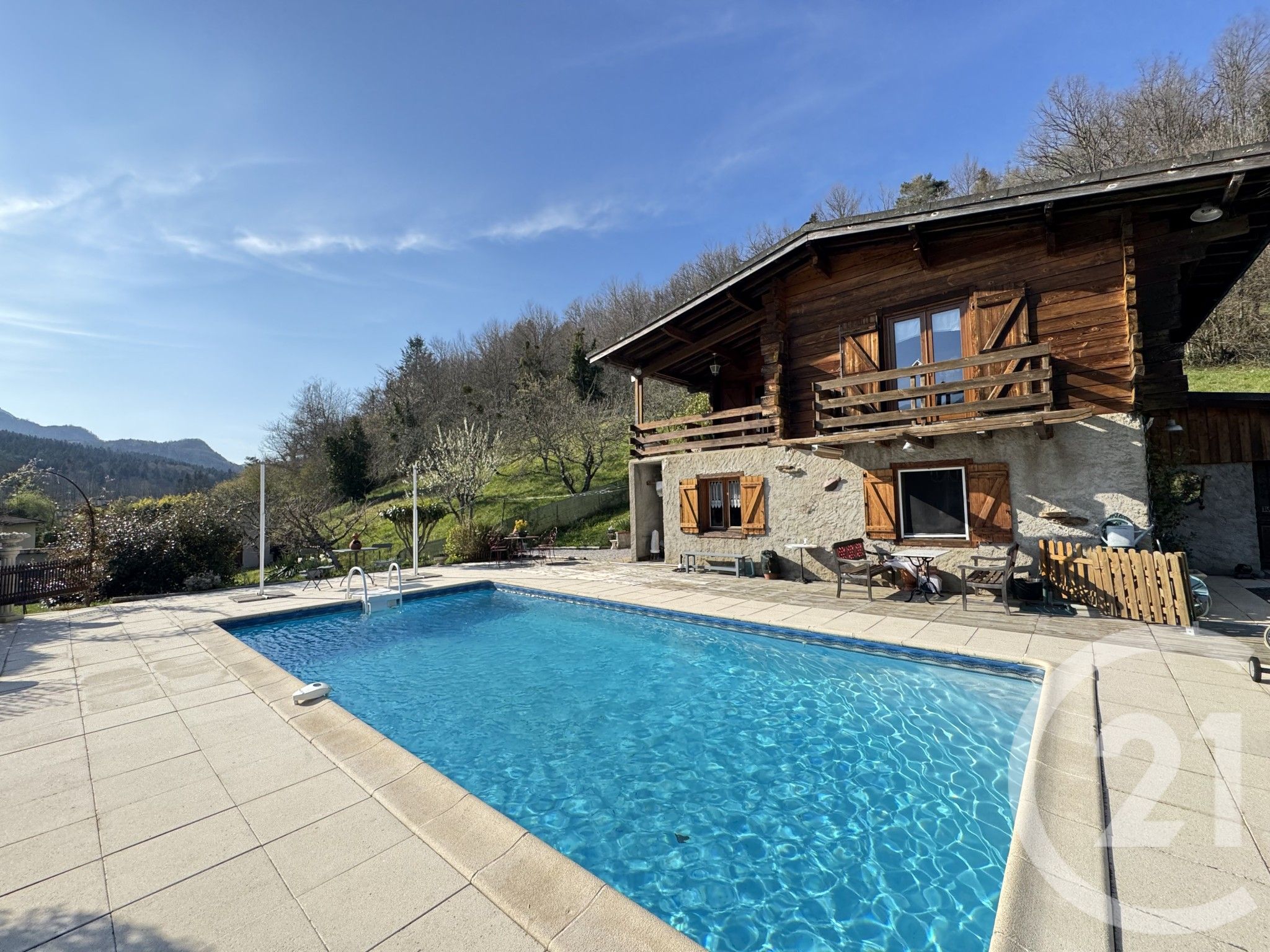 Maison 172m² — Fougax-et-Barrineuf