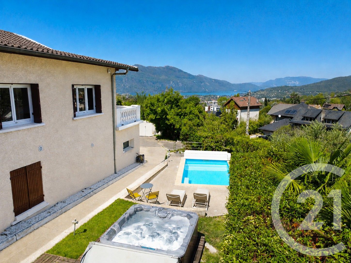 Maison 172m² — Mouxy