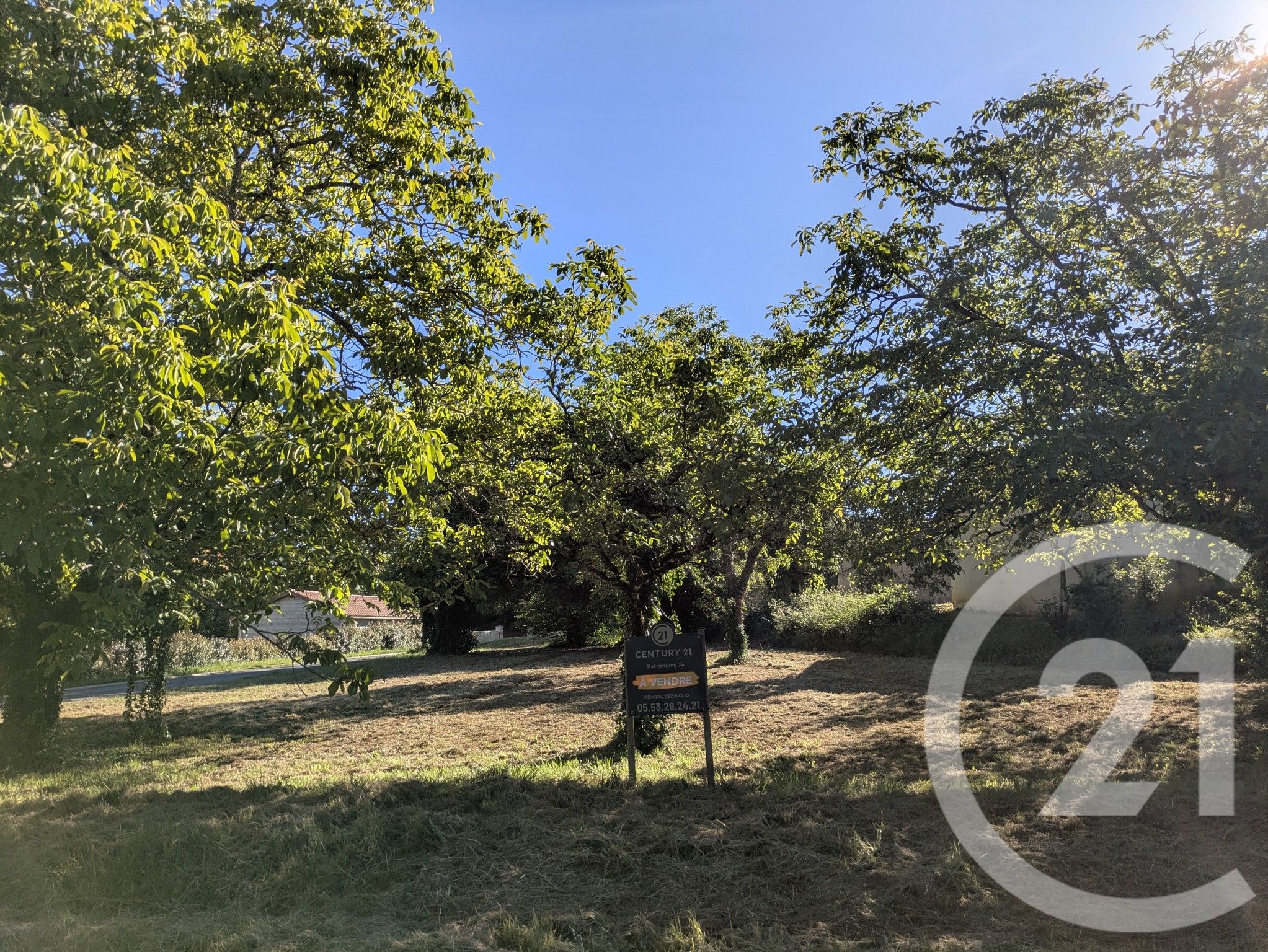 Terrain — Salignac-Eyvigues