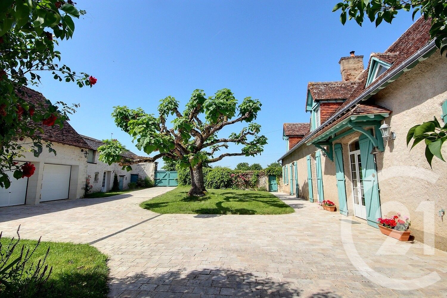 Maison 242m² — Villebarou