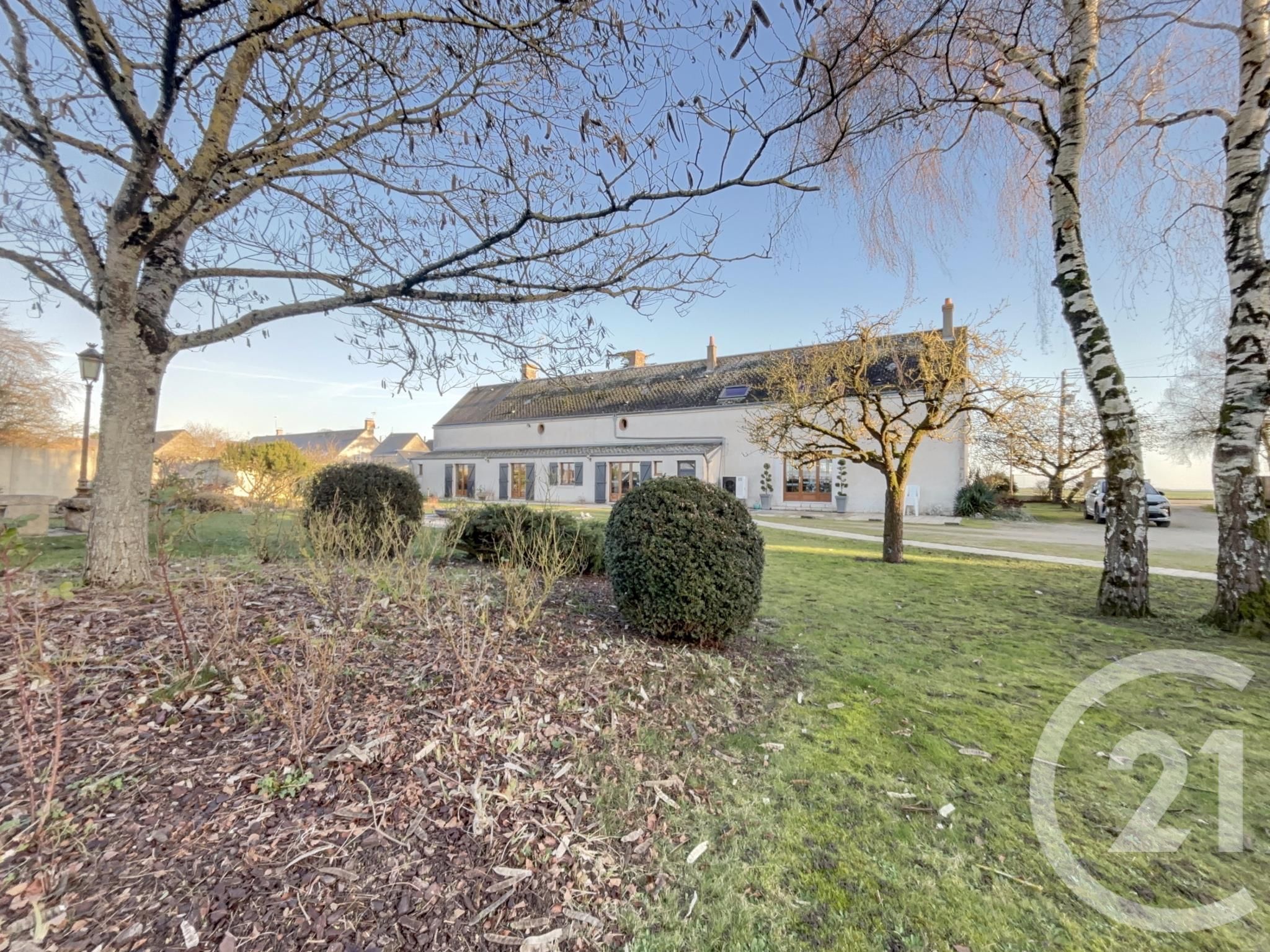 Maison 365m² — Josnes