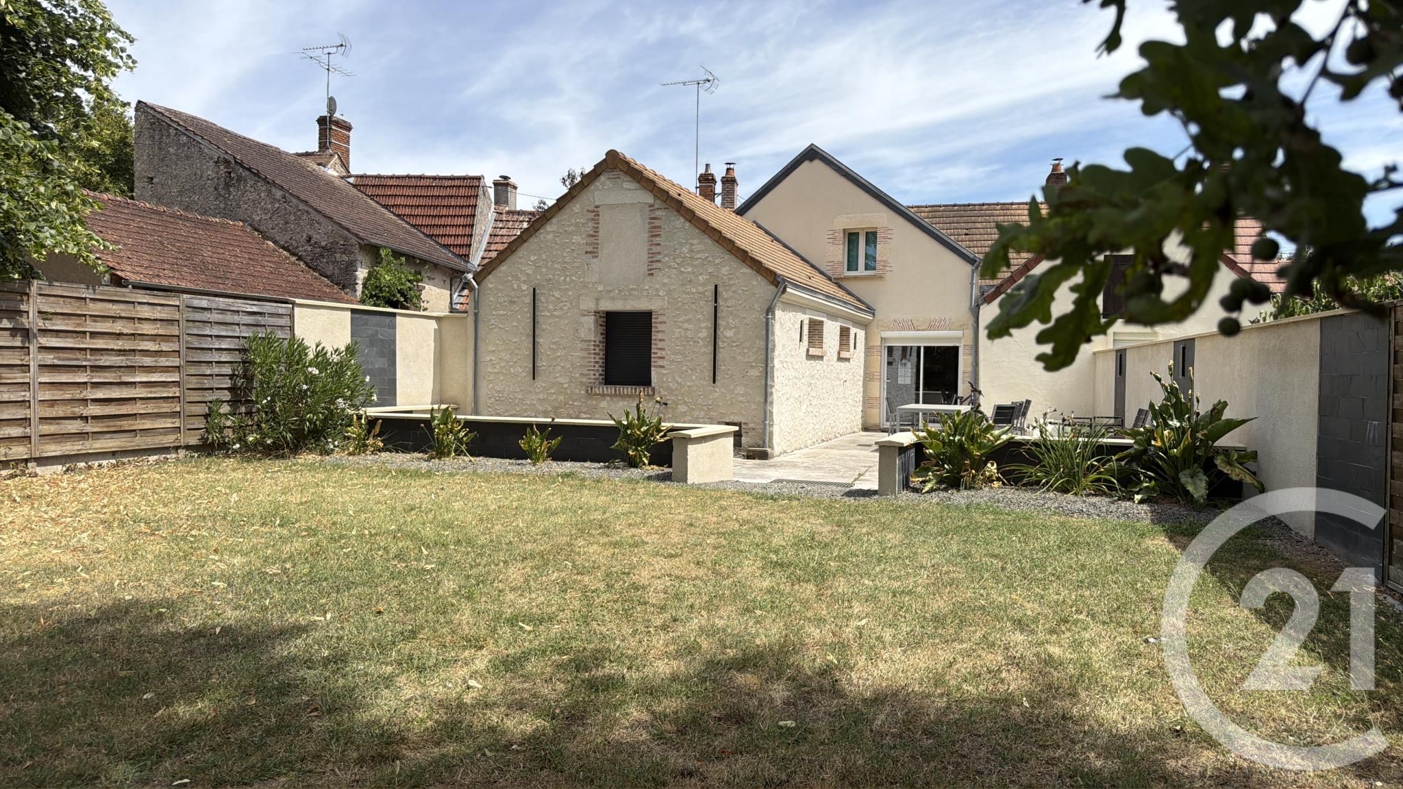 Maison 170m² — Lailly-en-Val