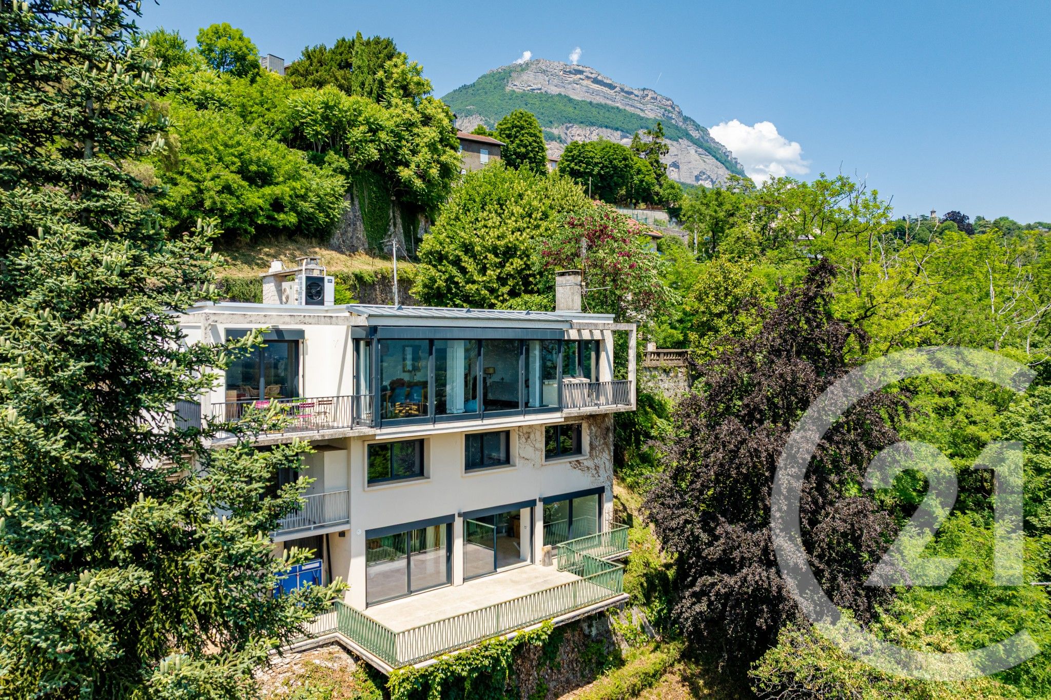 Maison 256m² — Corenc