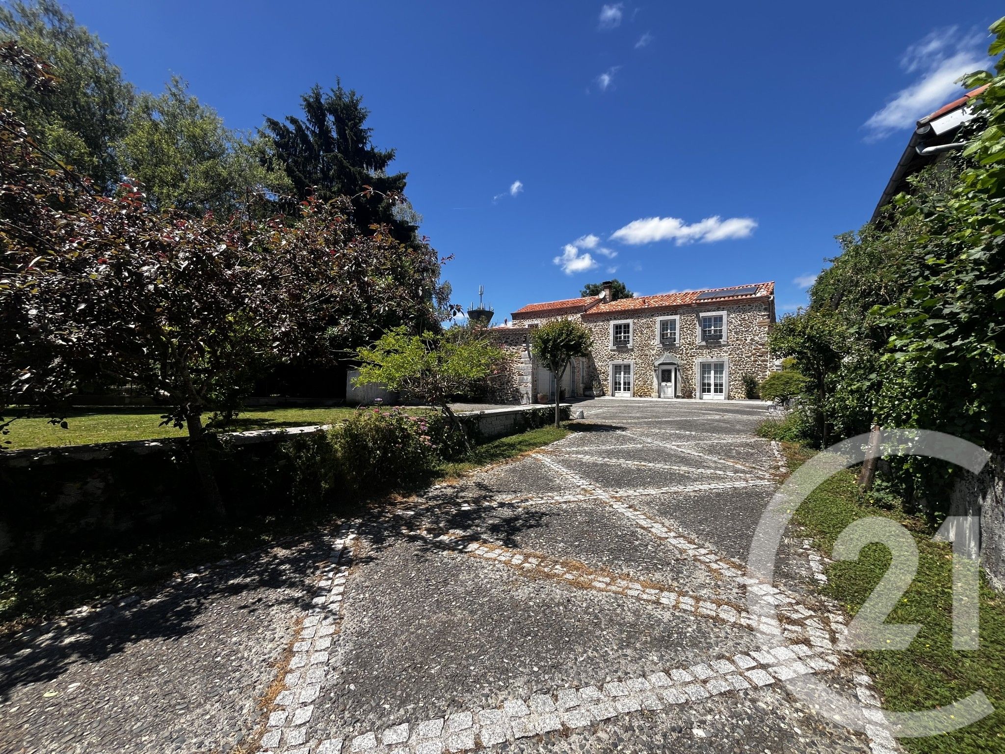 Maison 248m² — Saint-Laurent-de-Neste