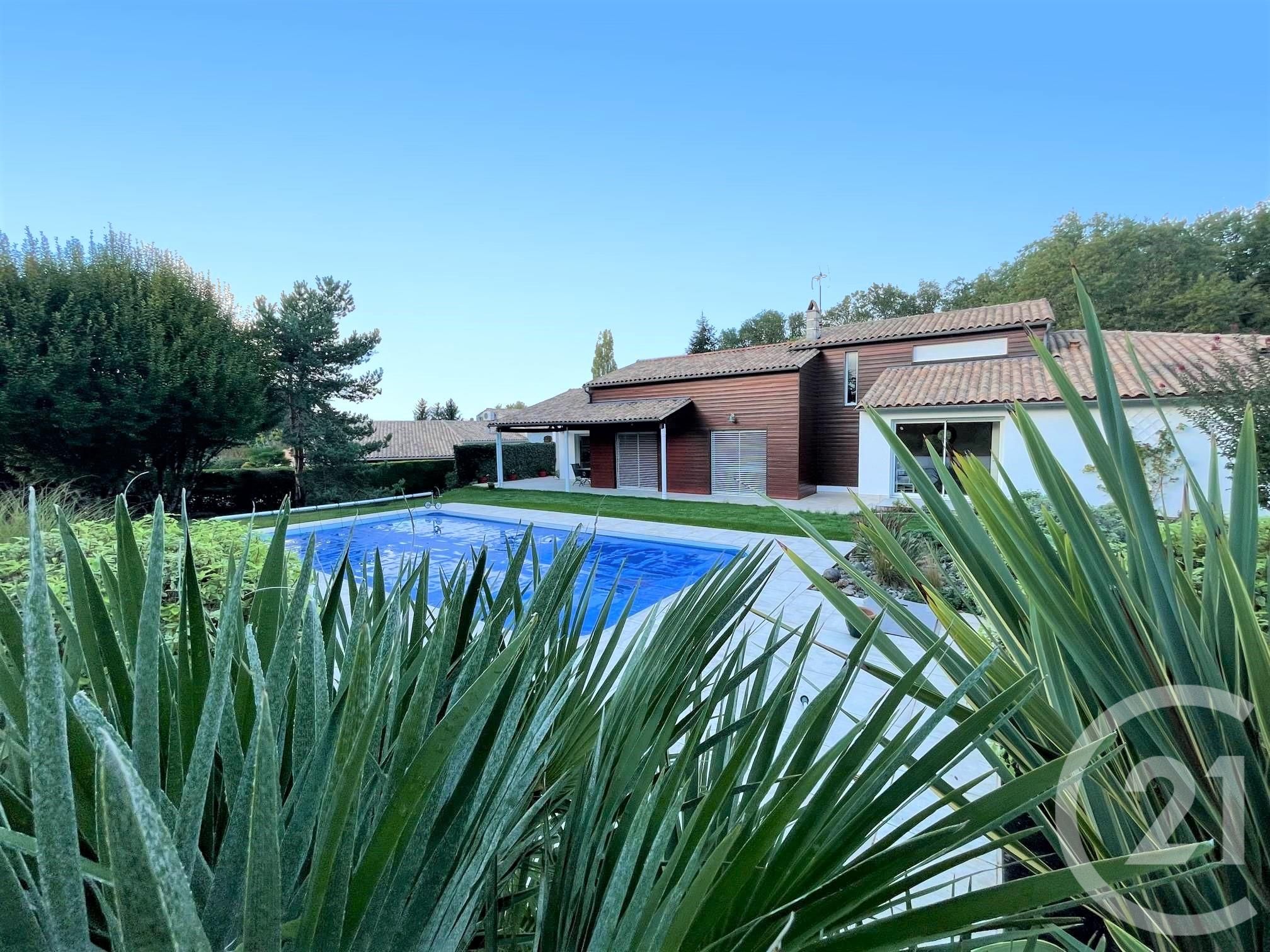 Maison 187m² — Puymoyen