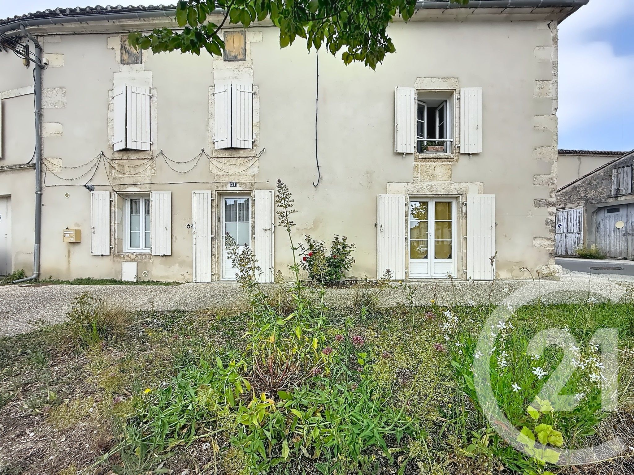 Immeuble 171m² — Châteauneuf-sur-Charente