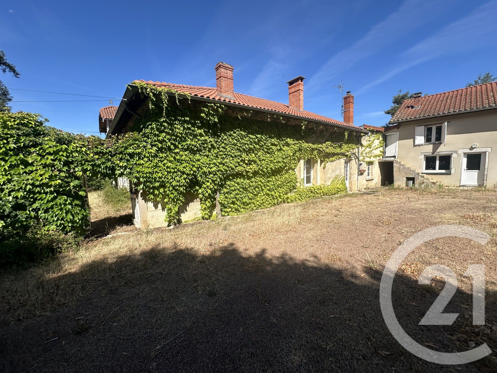 Maison 450m² — Perreux