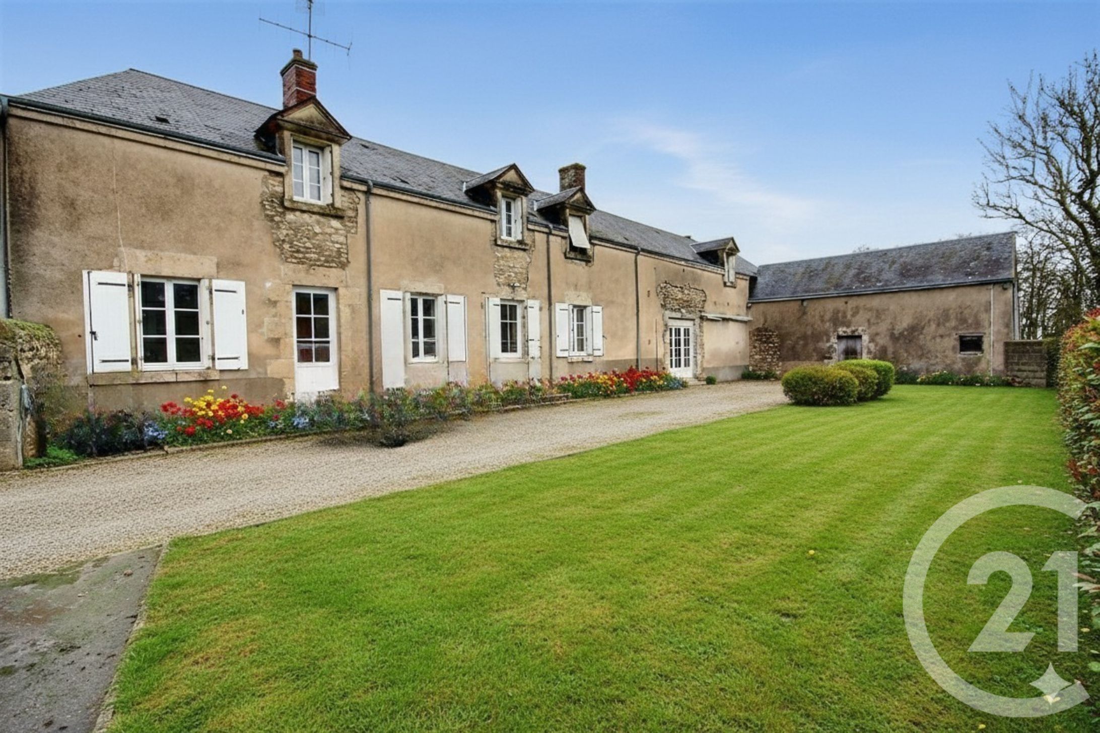 Maison 230m² — Averdon