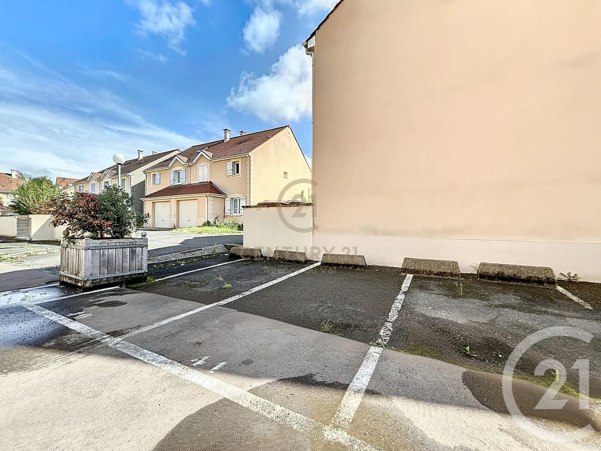 Parking 12m² — Champs-sur-Marne