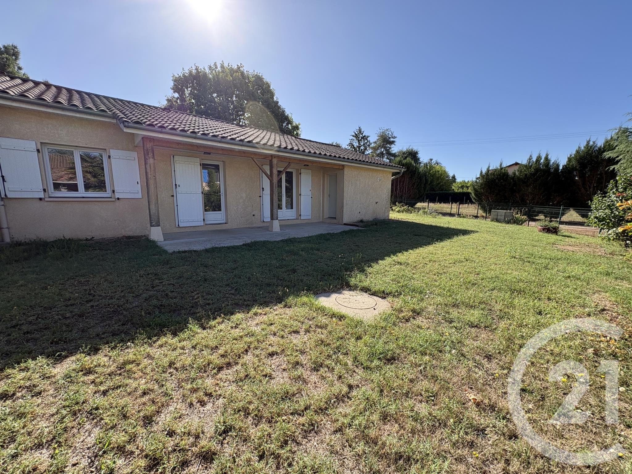 Maison 81m² — Guéreins