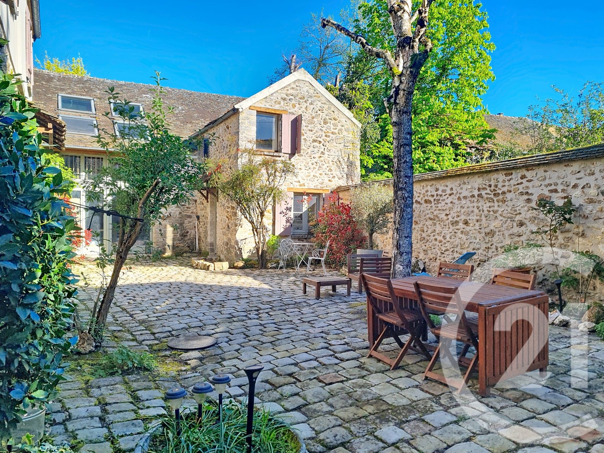 Maison 210m² — Perthes