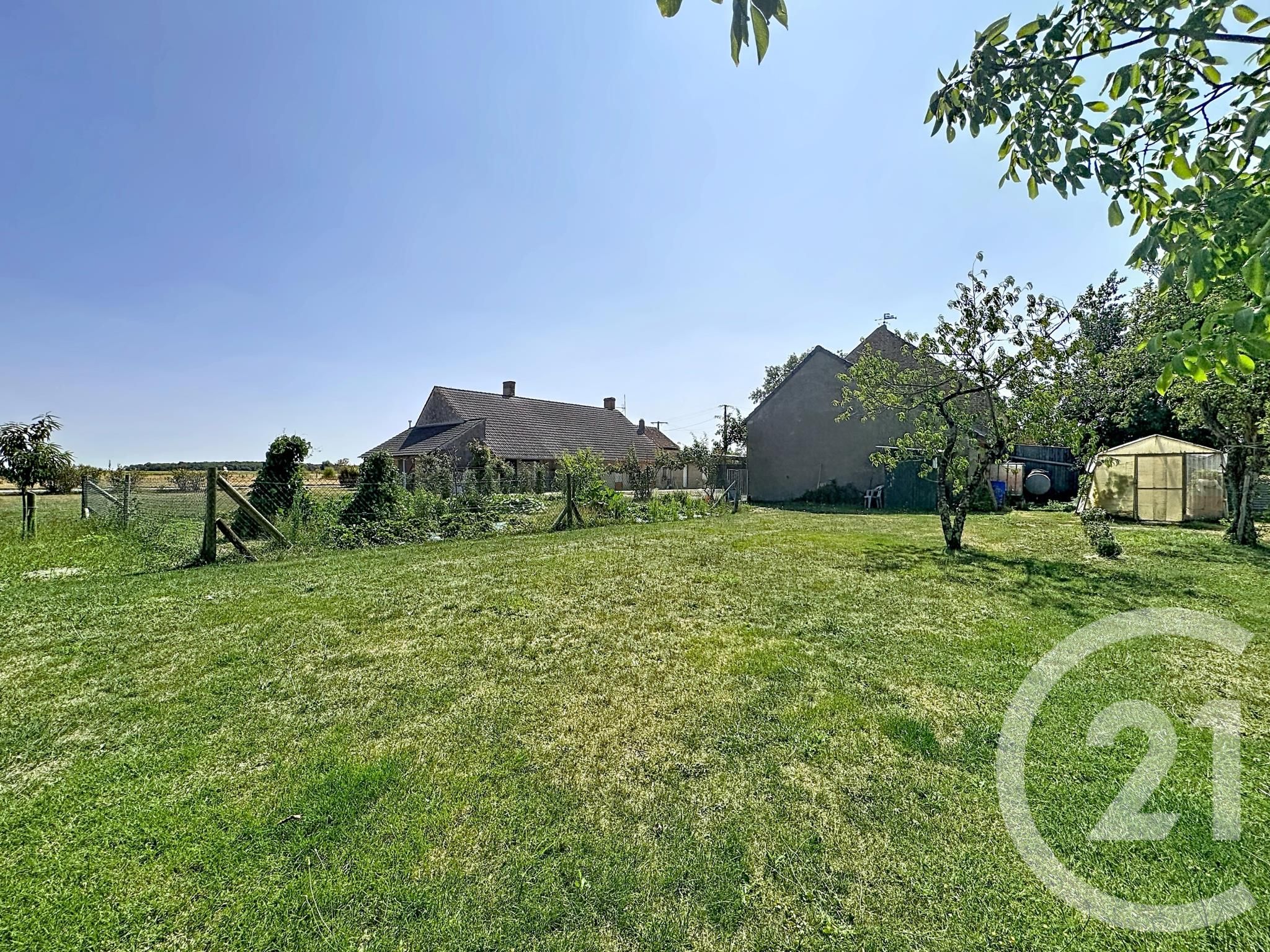 Maison 230m² — Marcilly-en-Villette