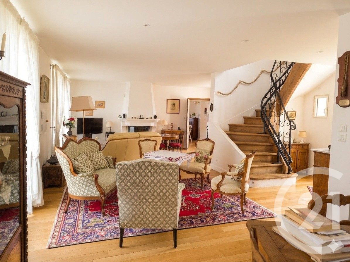 Maison 190m² — Ver-sur-Launette