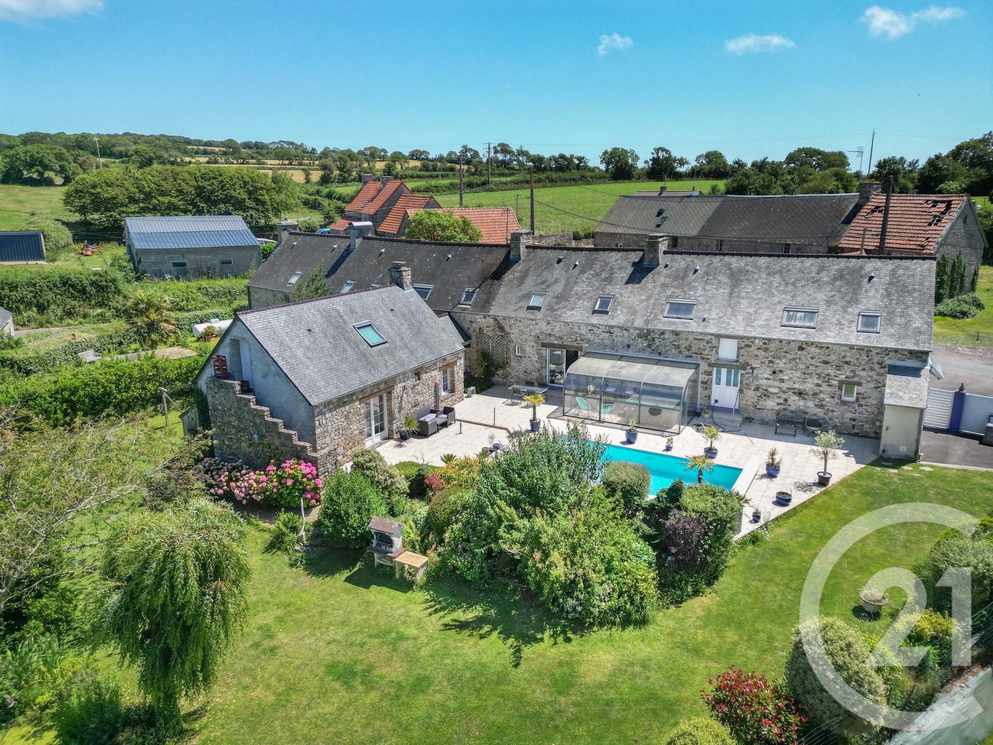 Maison 248m² — Les Moitiers-d'Allonne