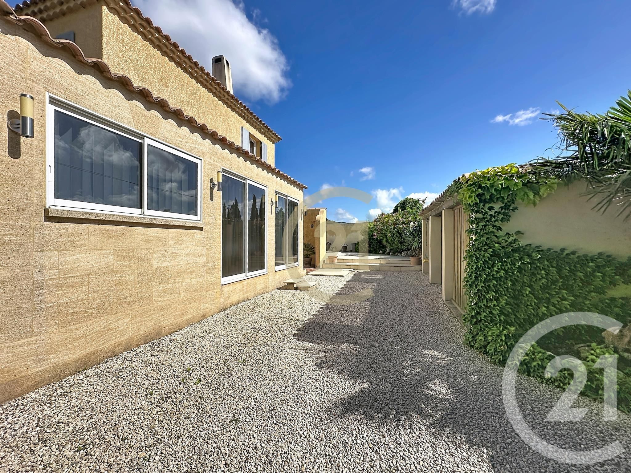 Maison 102m² — Remoulins