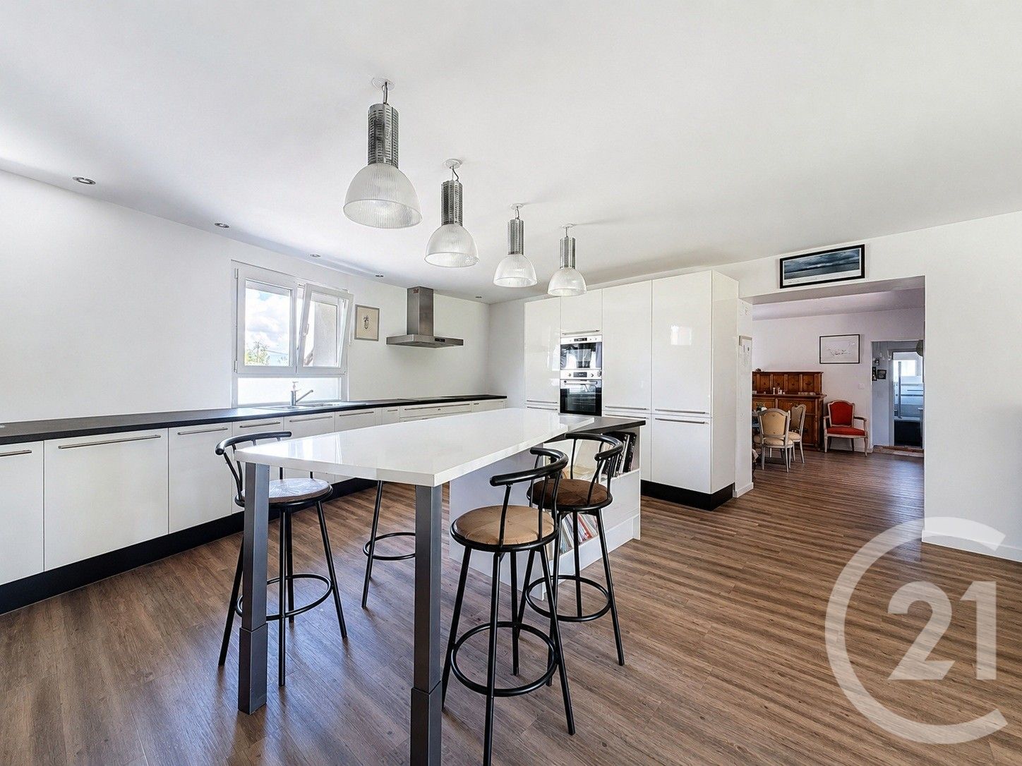Maison 379m² — Saint-Éloi