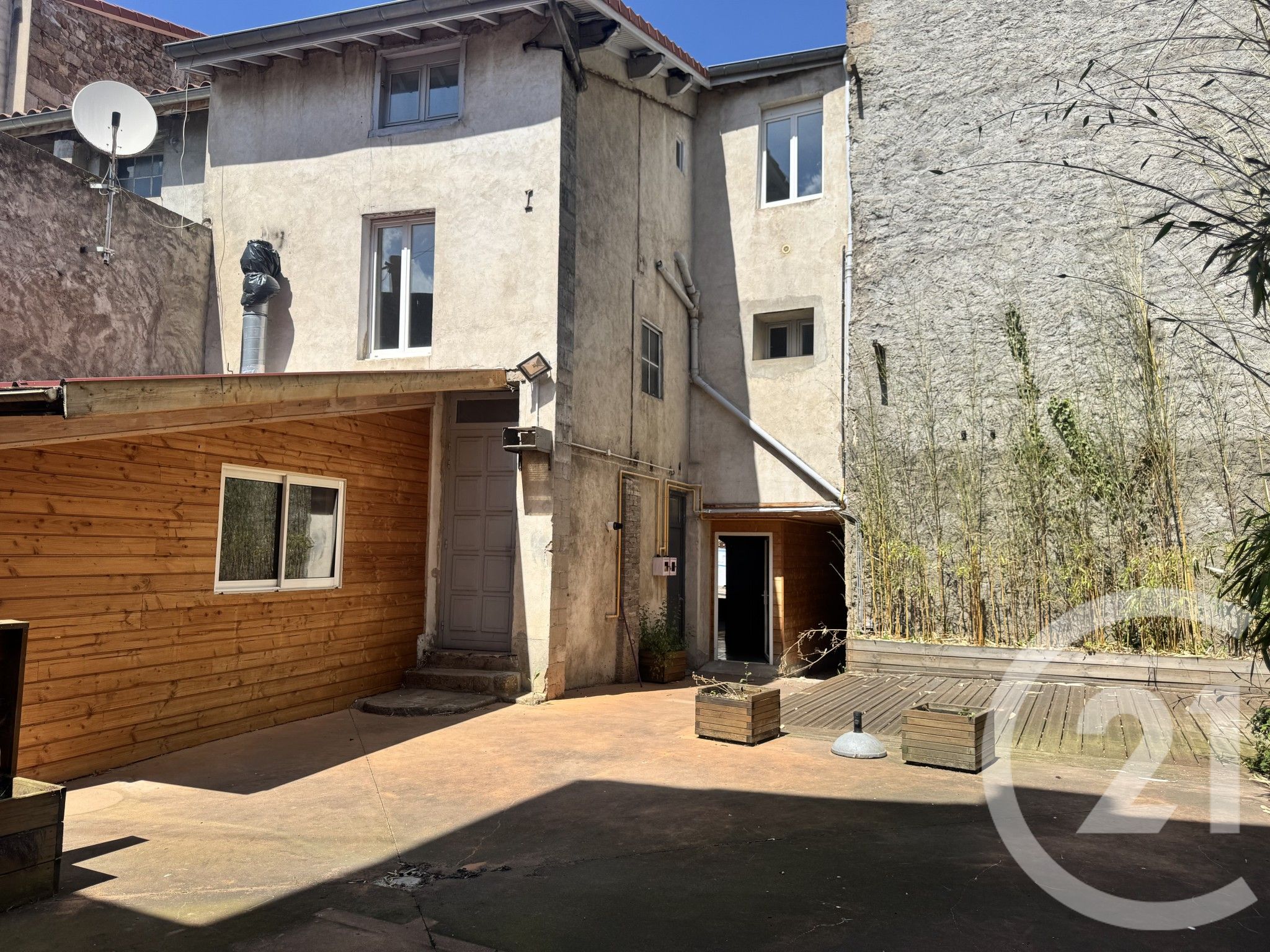 Maison 214m² — Bourg-Argental