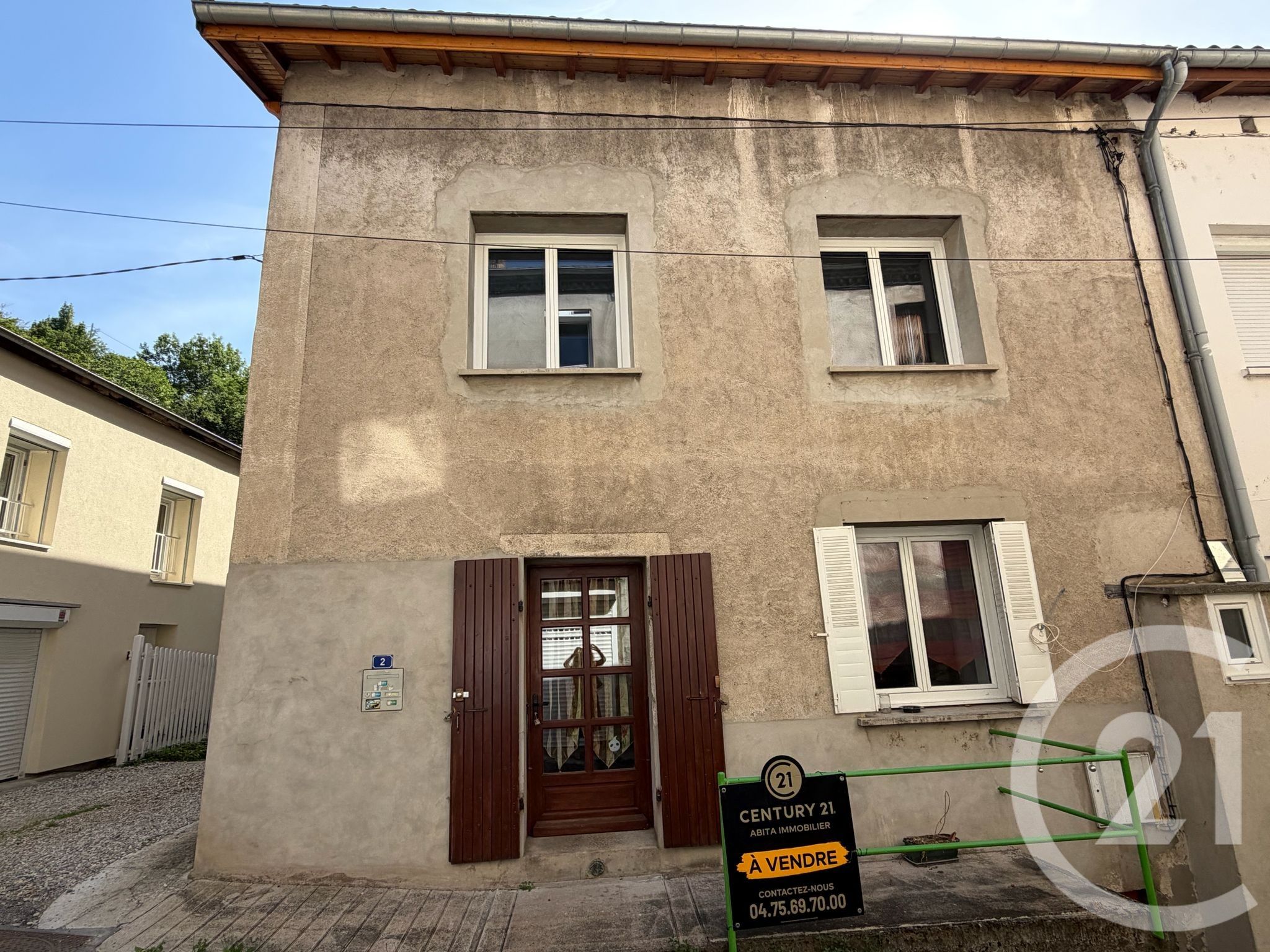 Maison 74m² — Bourg-Argental