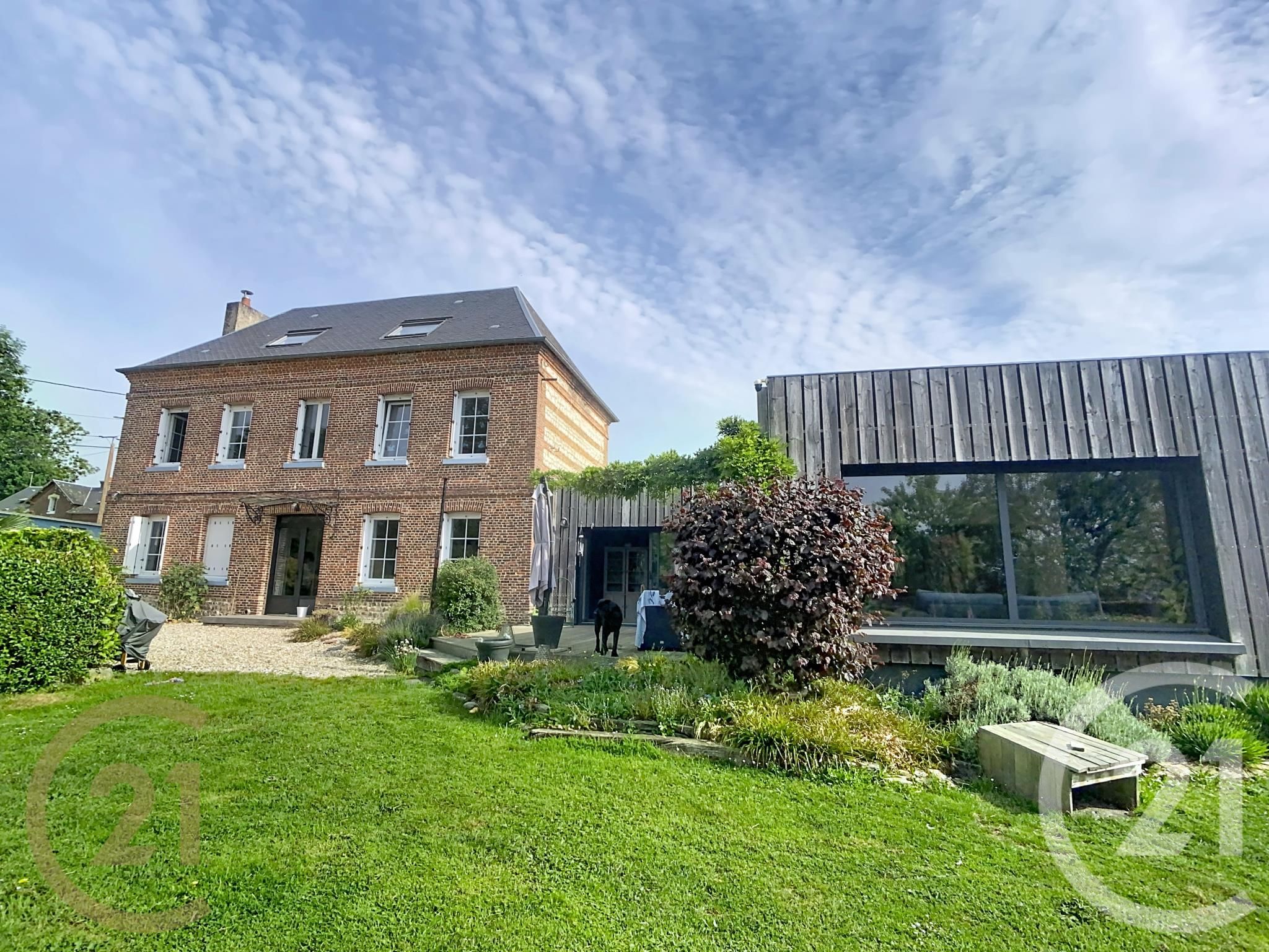 Maison 212m² — Saint-Eustache-la-Forêt