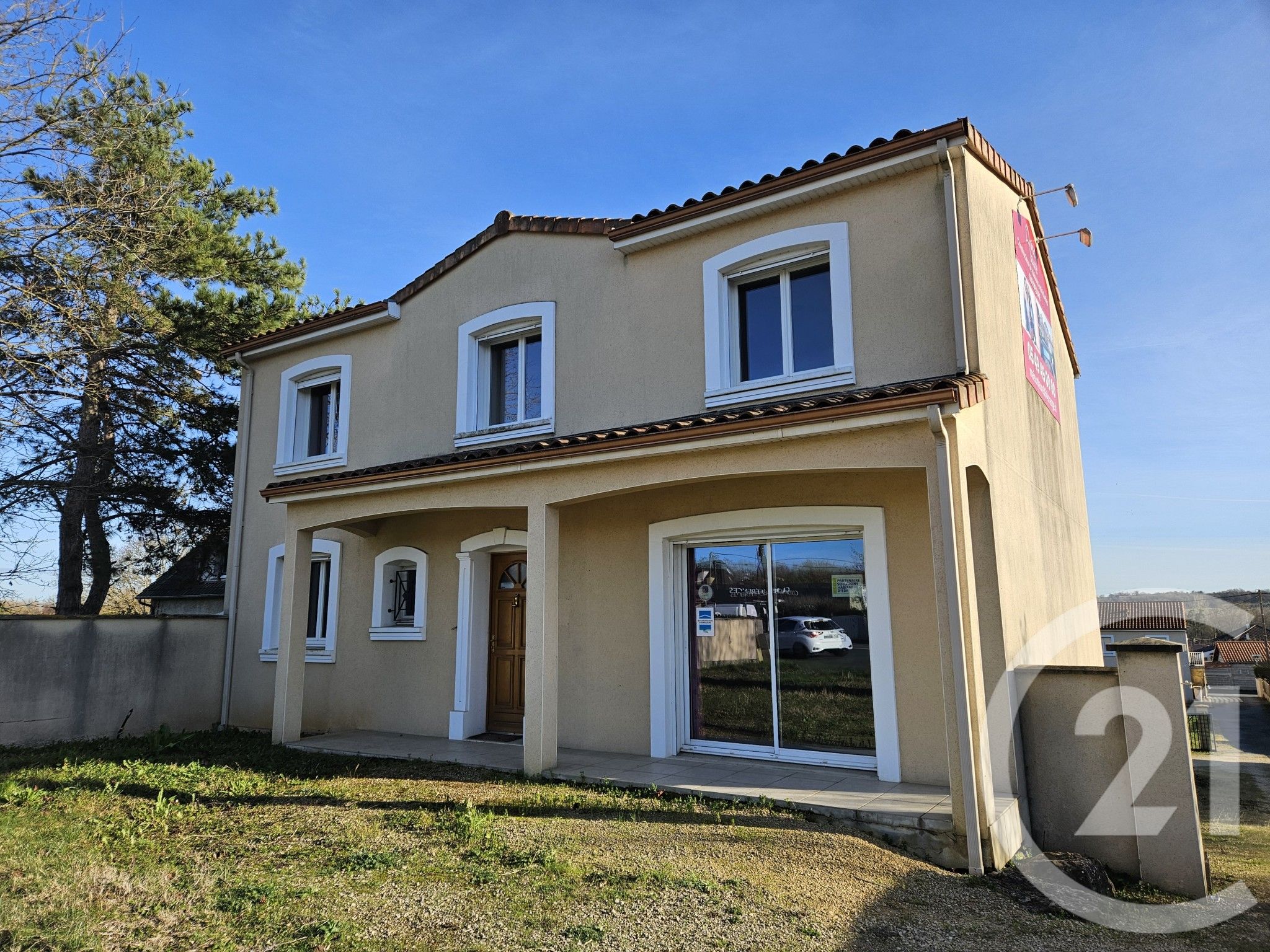 Maison 196m² — Chasseneuil-du-Poitou