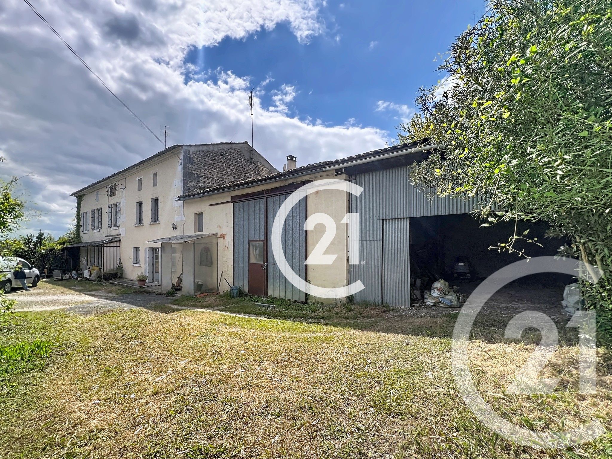 Maison 290m² — Louzac-Saint-André
