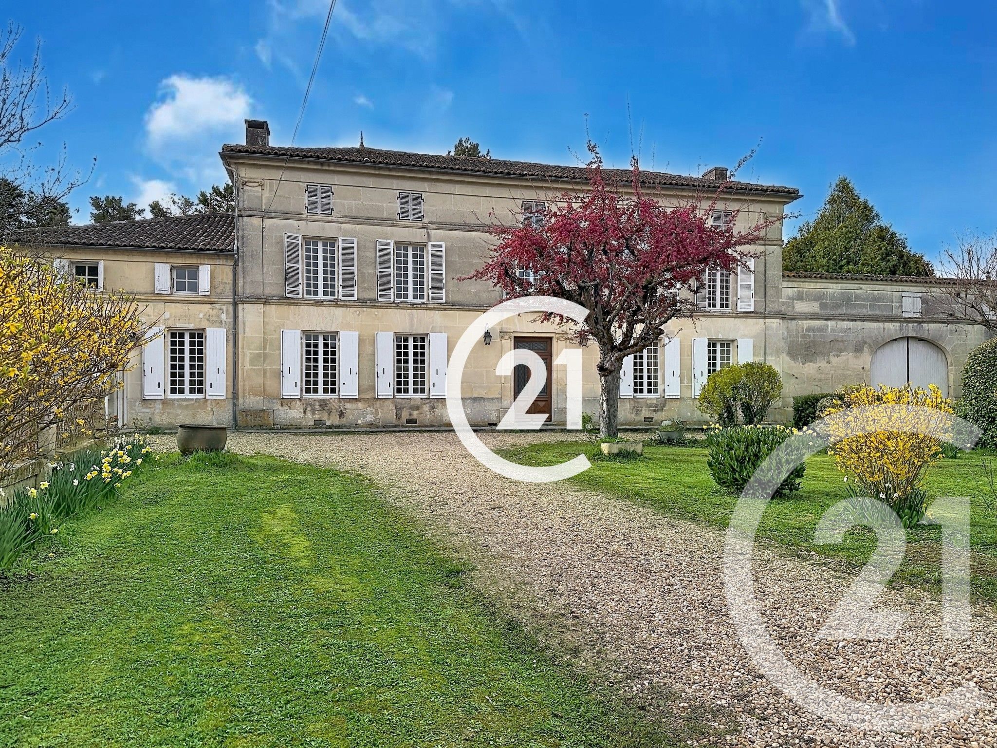 Maison 333m² — Saint-Sulpice-de-Cognac