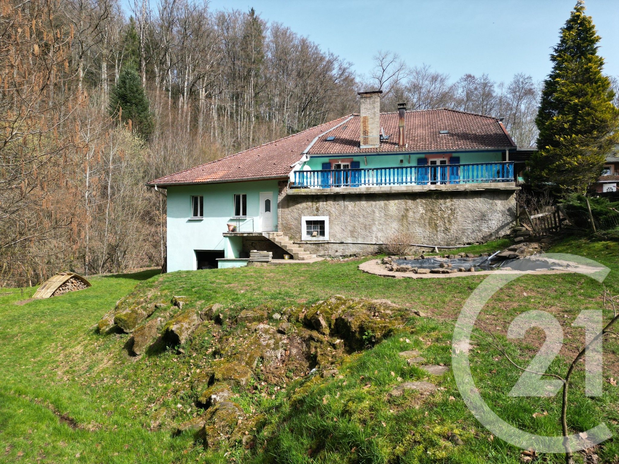 Maison 925m² — Ban-de-Sapt