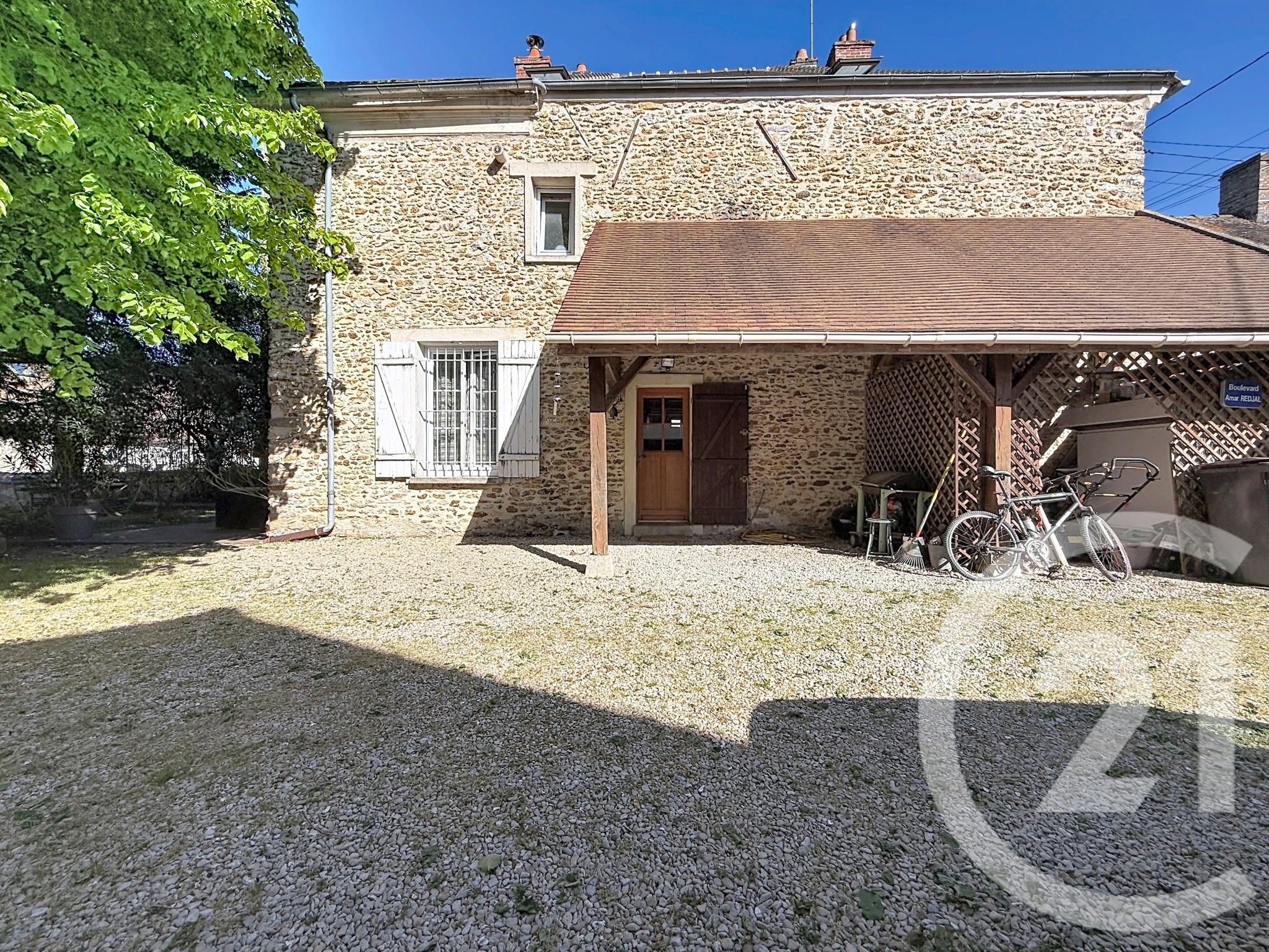 Maison 243m² — Fontenailles