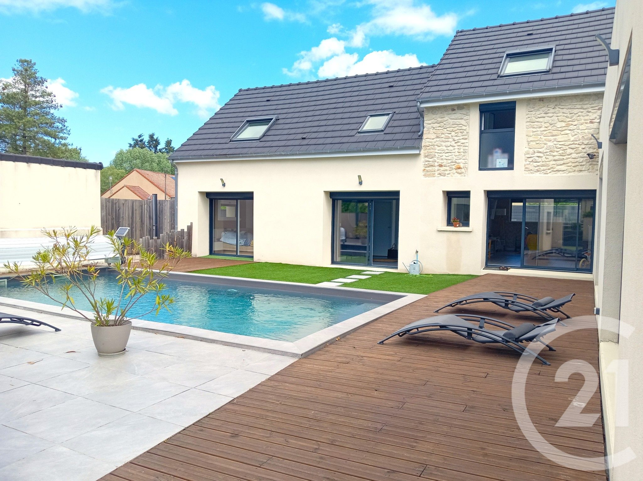Maison 203m² — Beffes