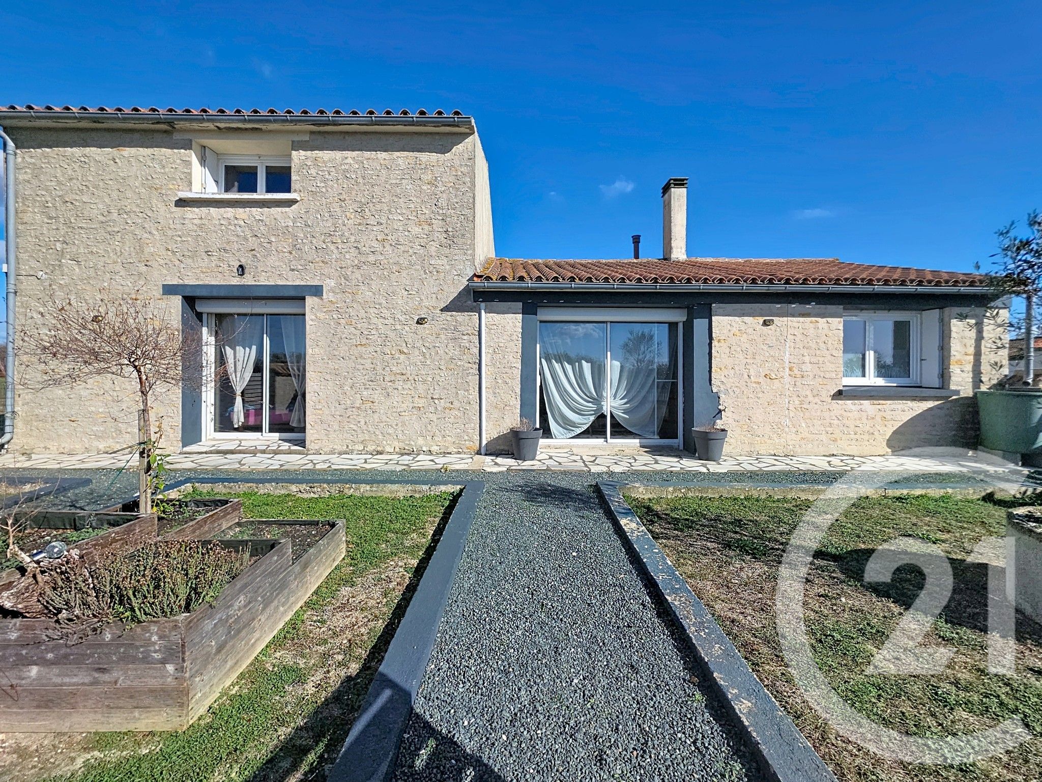 Maison 103m² — Champagné-les-Marais