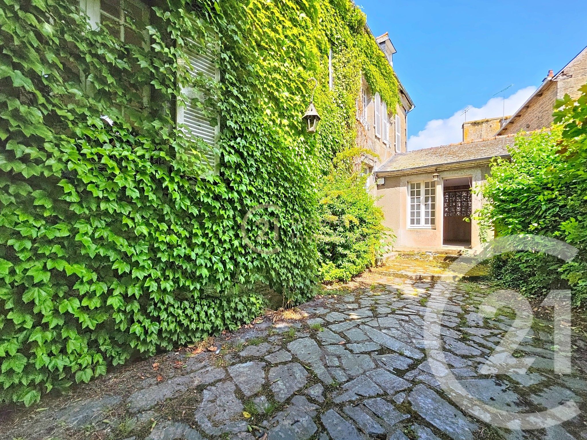 Maison 374m² — Merdrignac