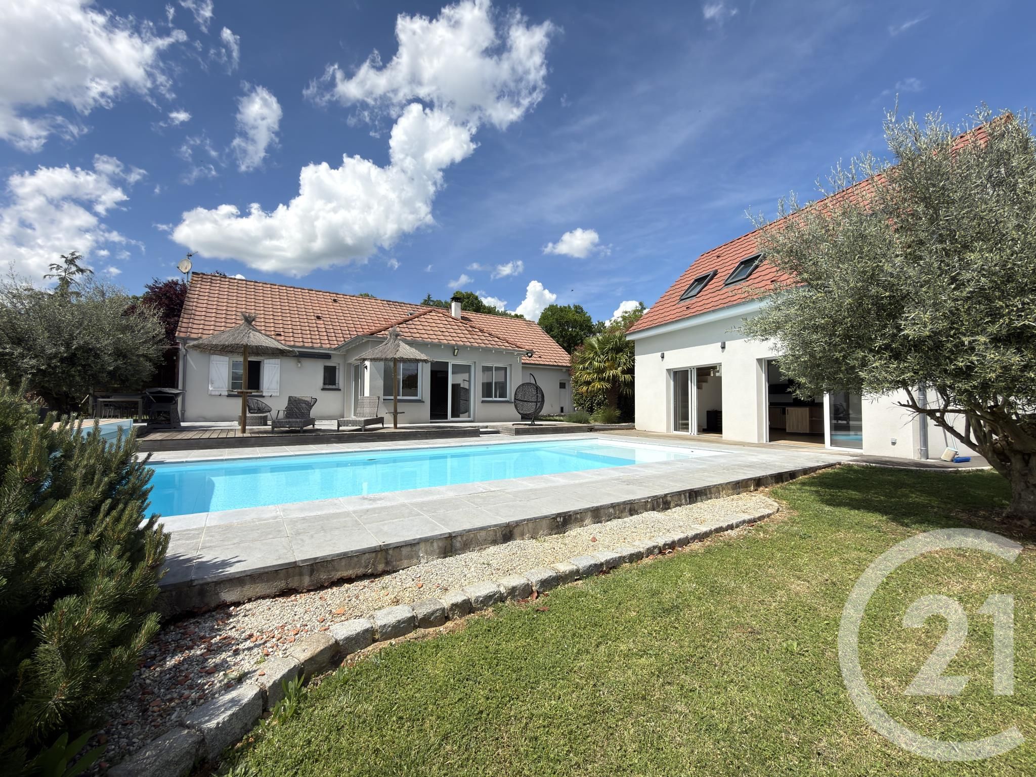 Maison 207m² — Chasseneuil