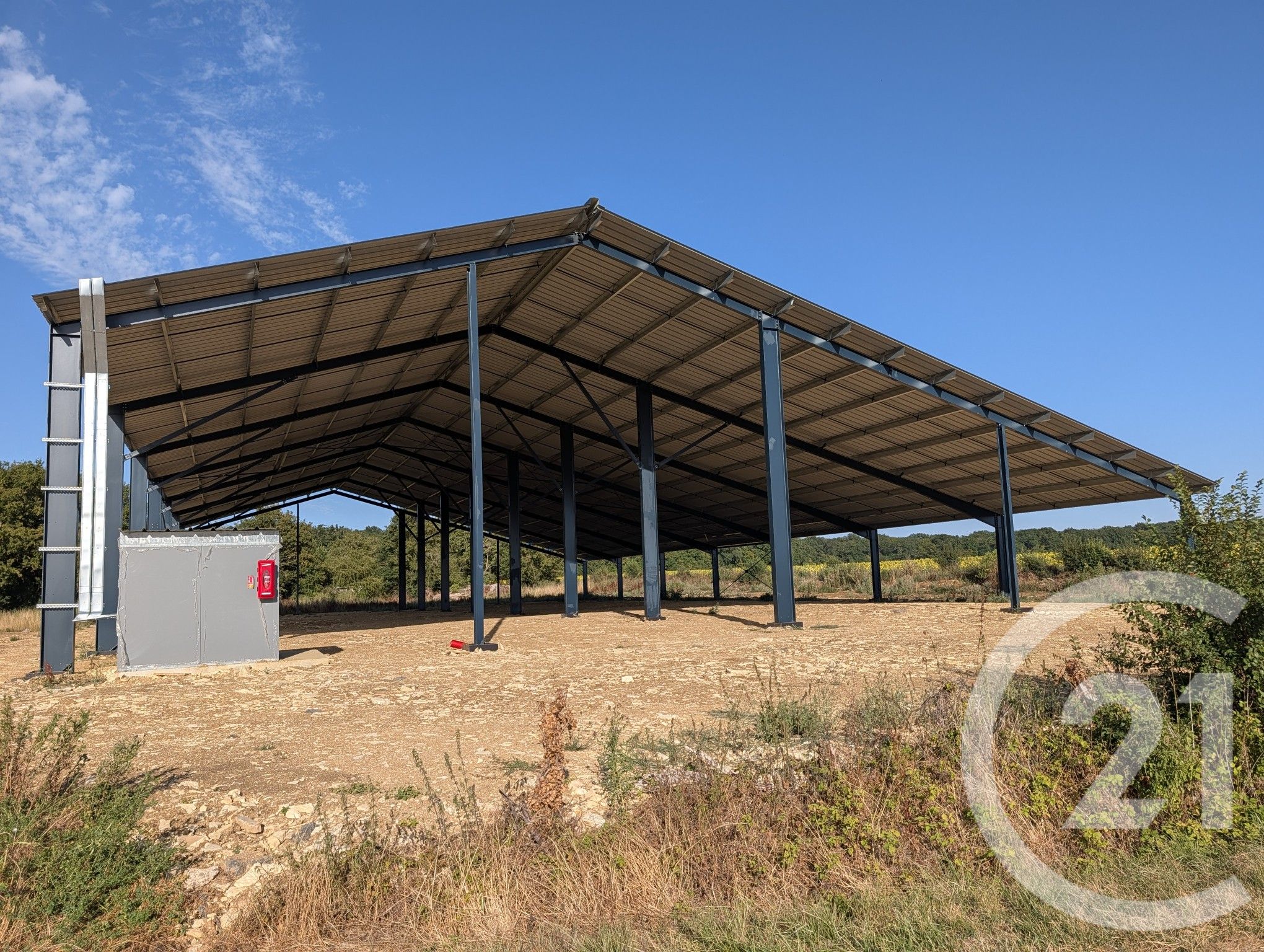 Bien 1800m² — Diors