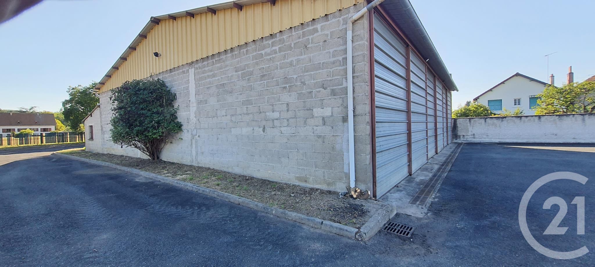 Shop 400m² — Le Pêchereau