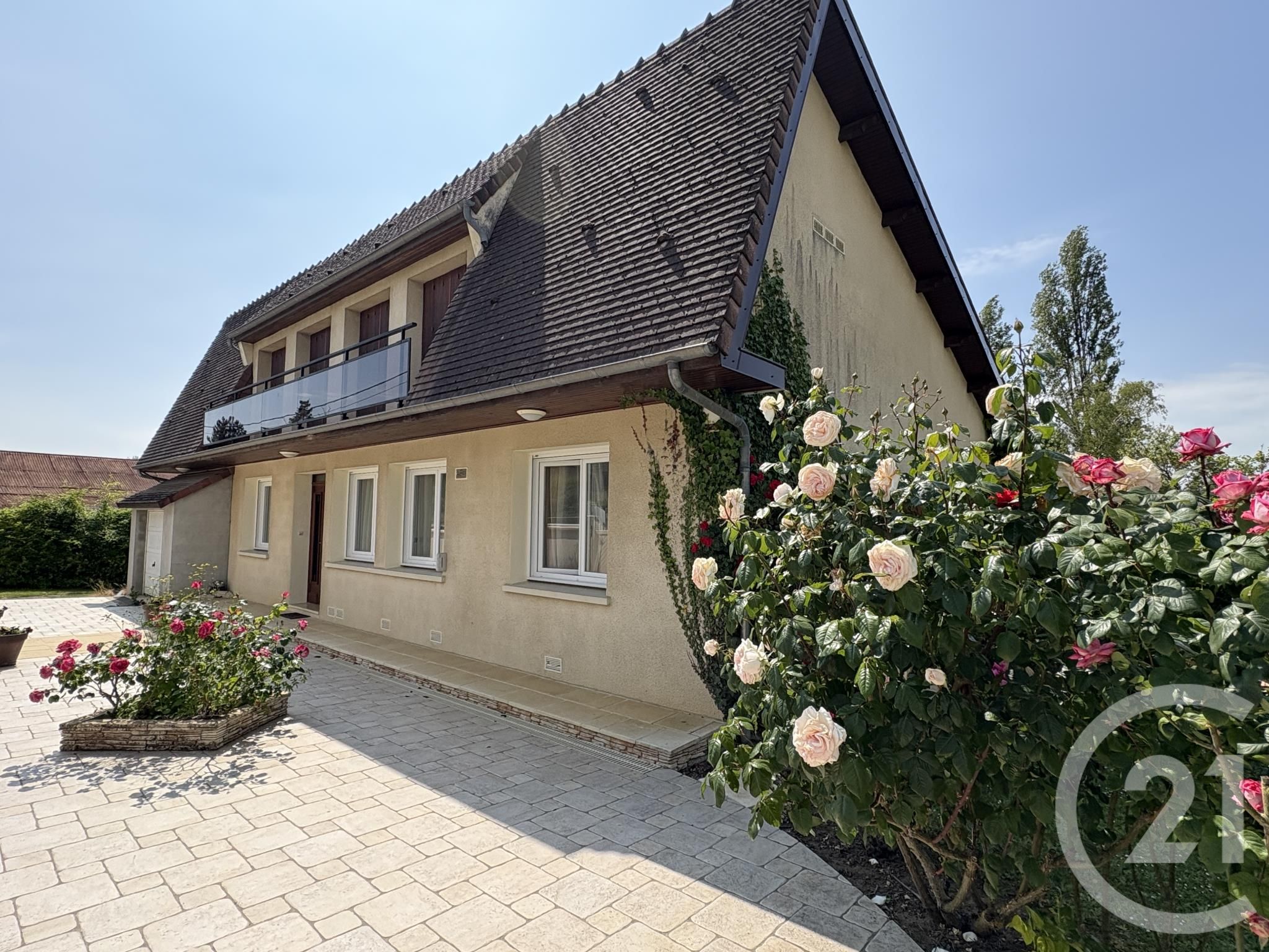 Maison 260m² — Neuvy-Pailloux